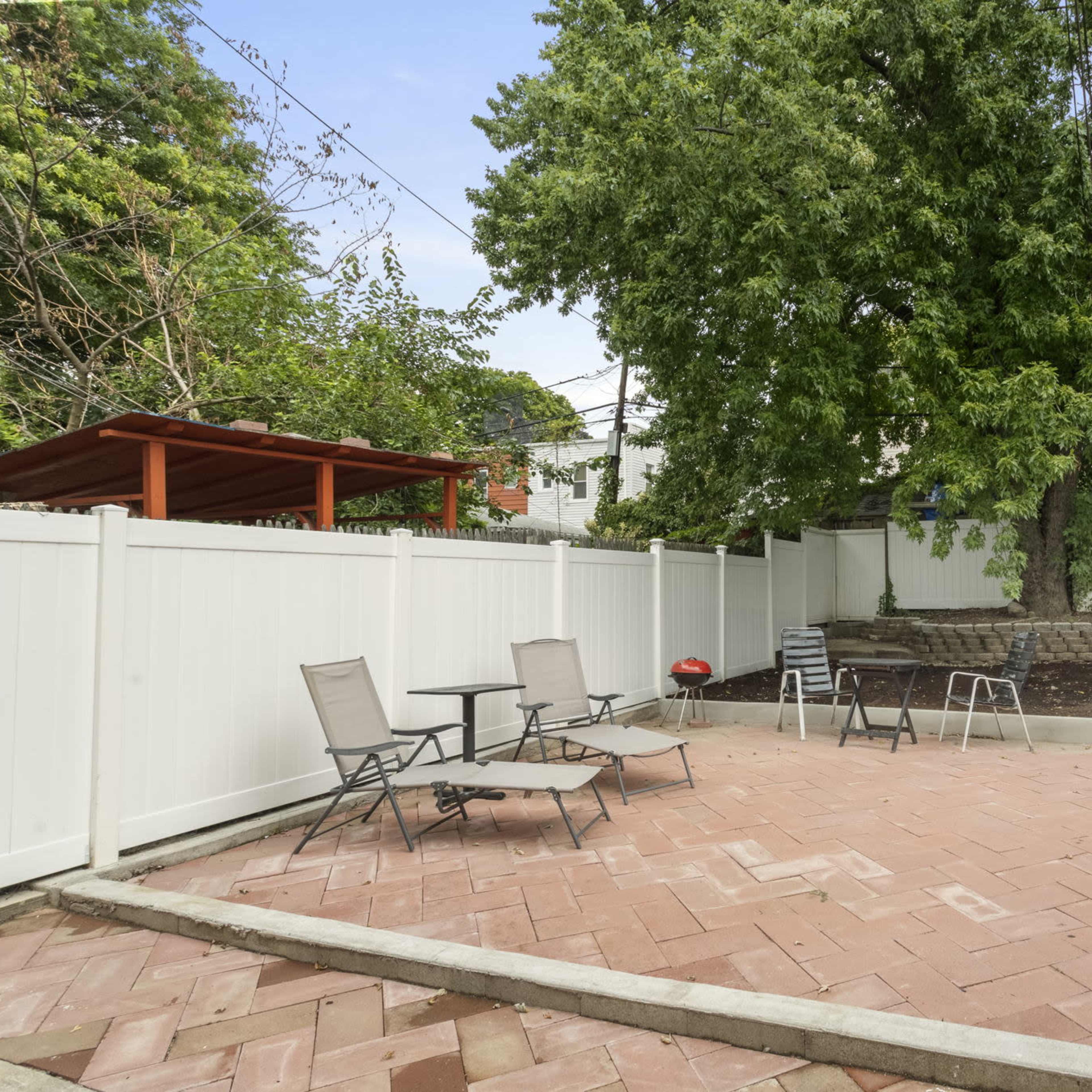 Charming Brooklyn Townhouse freshly renovated with a classical touch Image in Little Haiti, Brooklyn, NY
