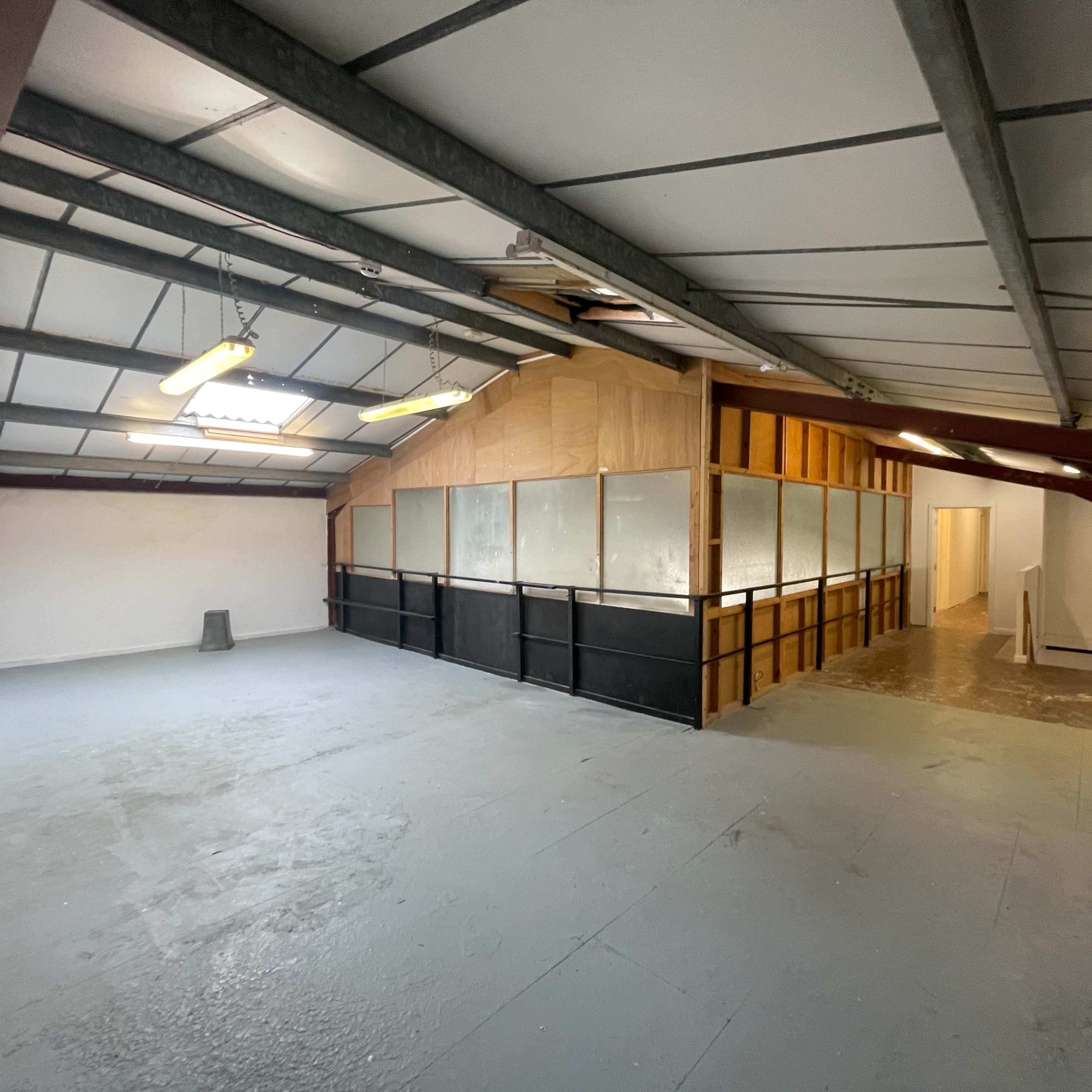 Spacious North London Warehouse for Creative Video & Film Productions Image in Finchley, London, England