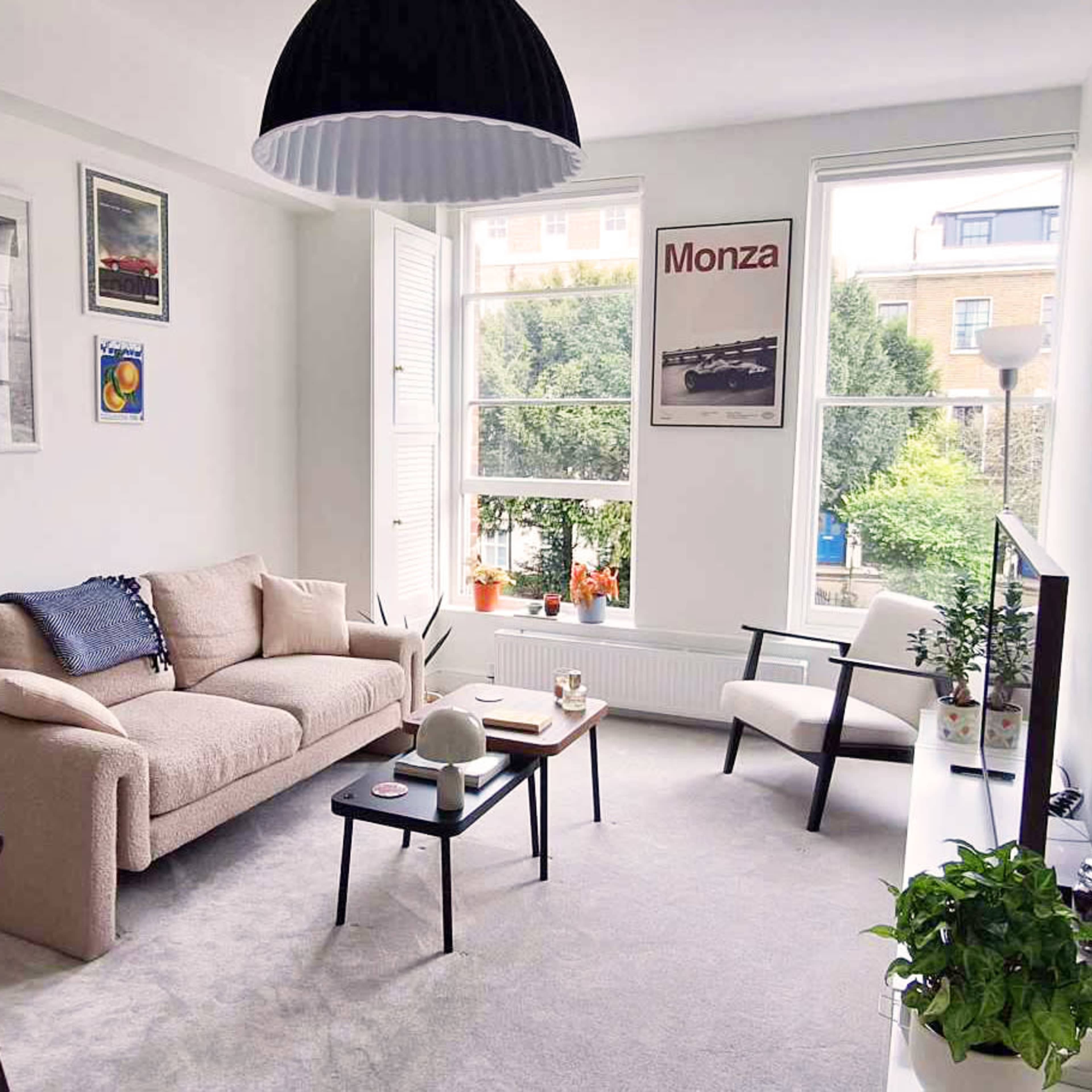 North London Modern Minimalist Apartment Image in Kentish Town, London, England