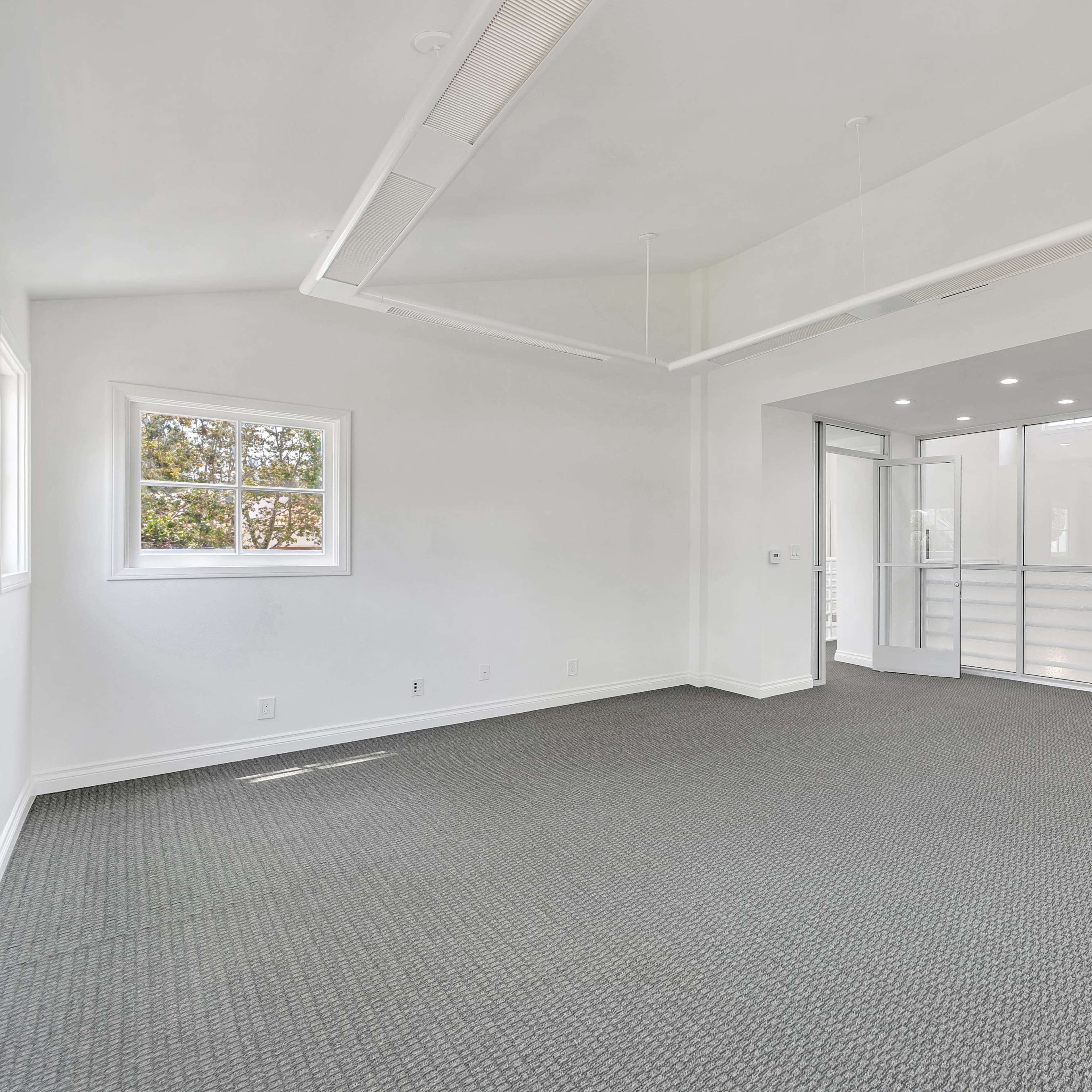 Villa-esque Multi-Use Space Centrally Located Image in Thousand Oaks, Thousand Oaks, CA