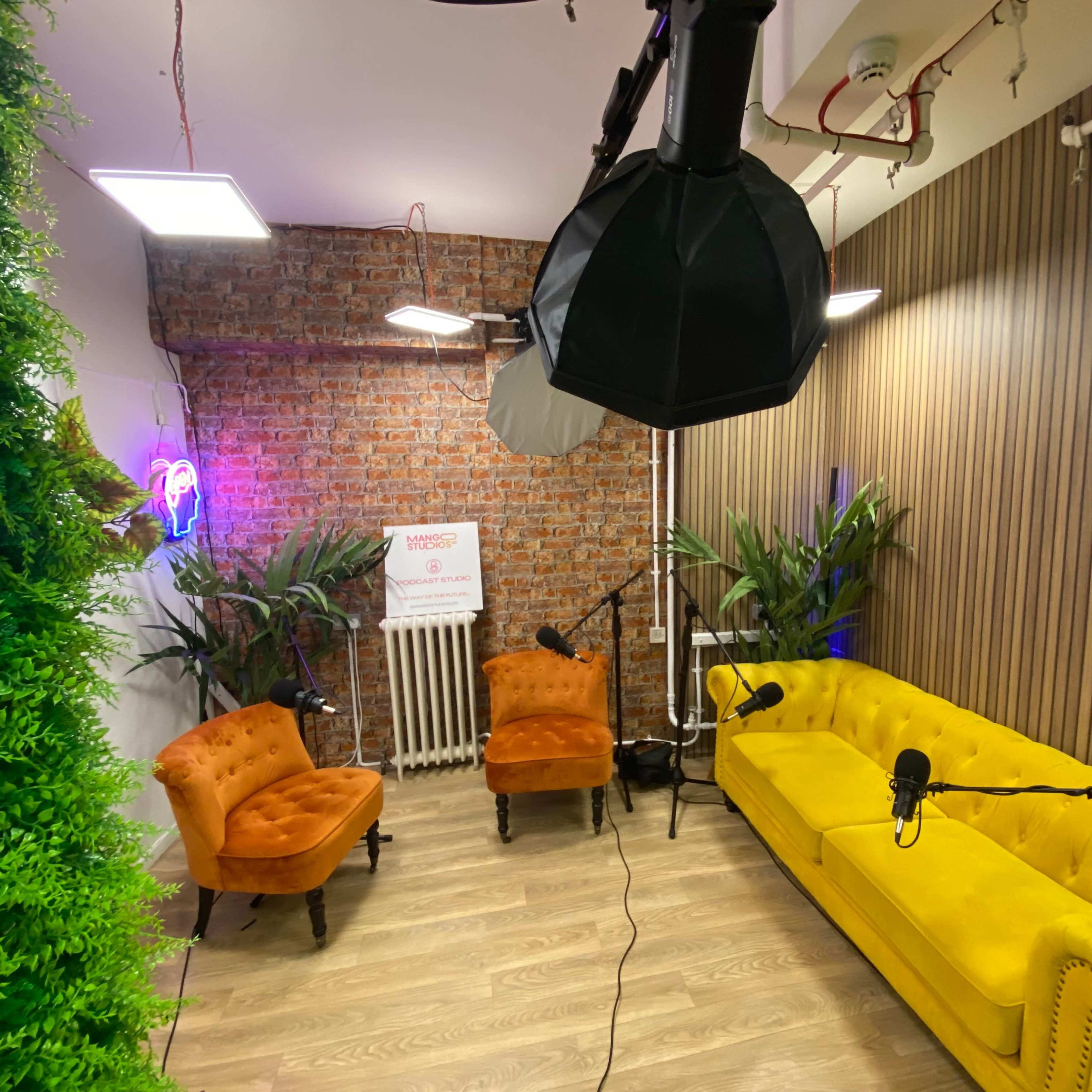 Amazing Podcast Studio Image in Finsbury Park, London, England