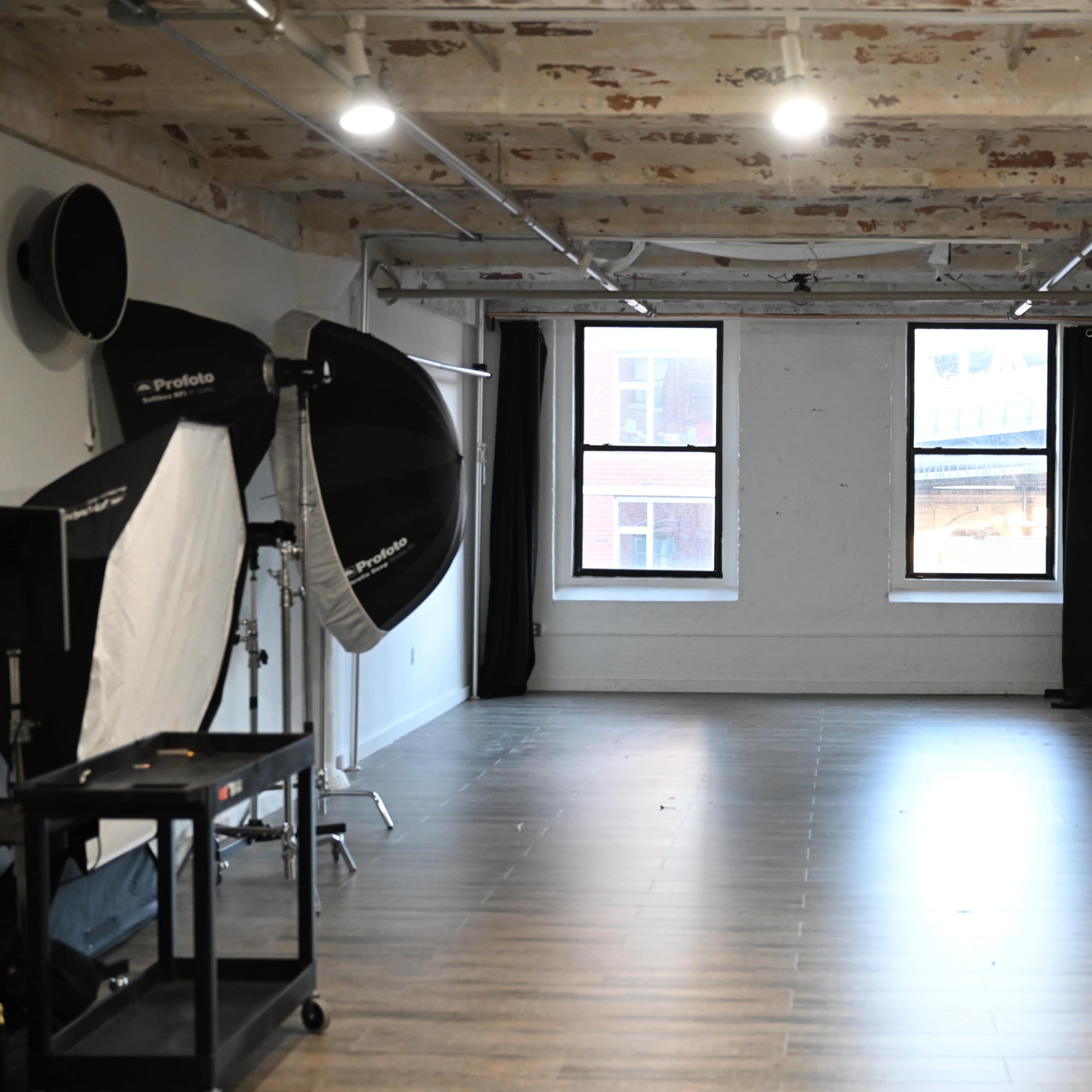 Perfect Photography Studio with Natural Light in DUMBO, Brooklyn Image in Dumbo, Brooklyn, NY