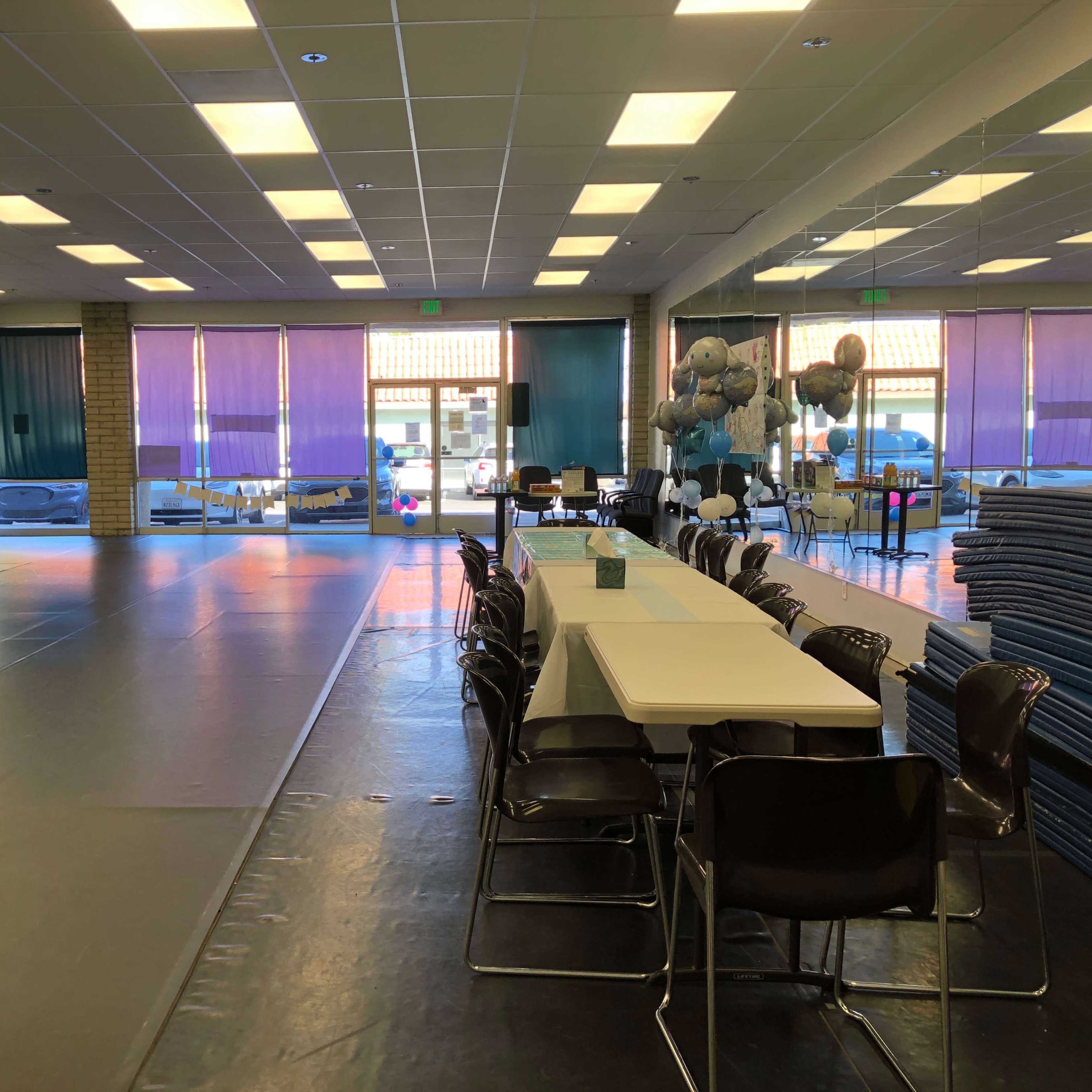San Jose/Los Gatos Studio - Roomy, Light, and Bright Image in Belwood-Belgatos, Los Gatos, CA