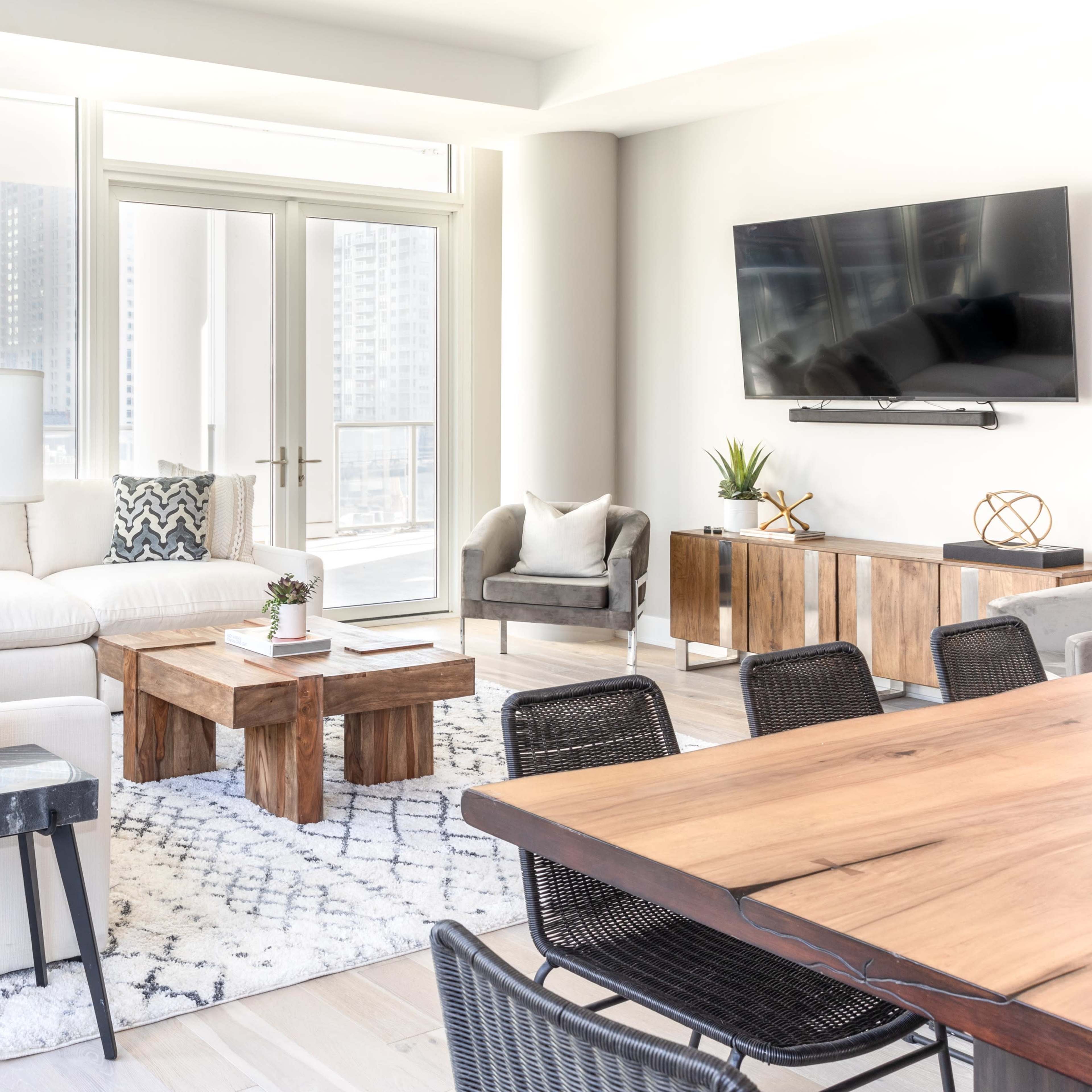 Luxury Loft | Heart of River North | 03 Image in Near North Side, Chicago, IL