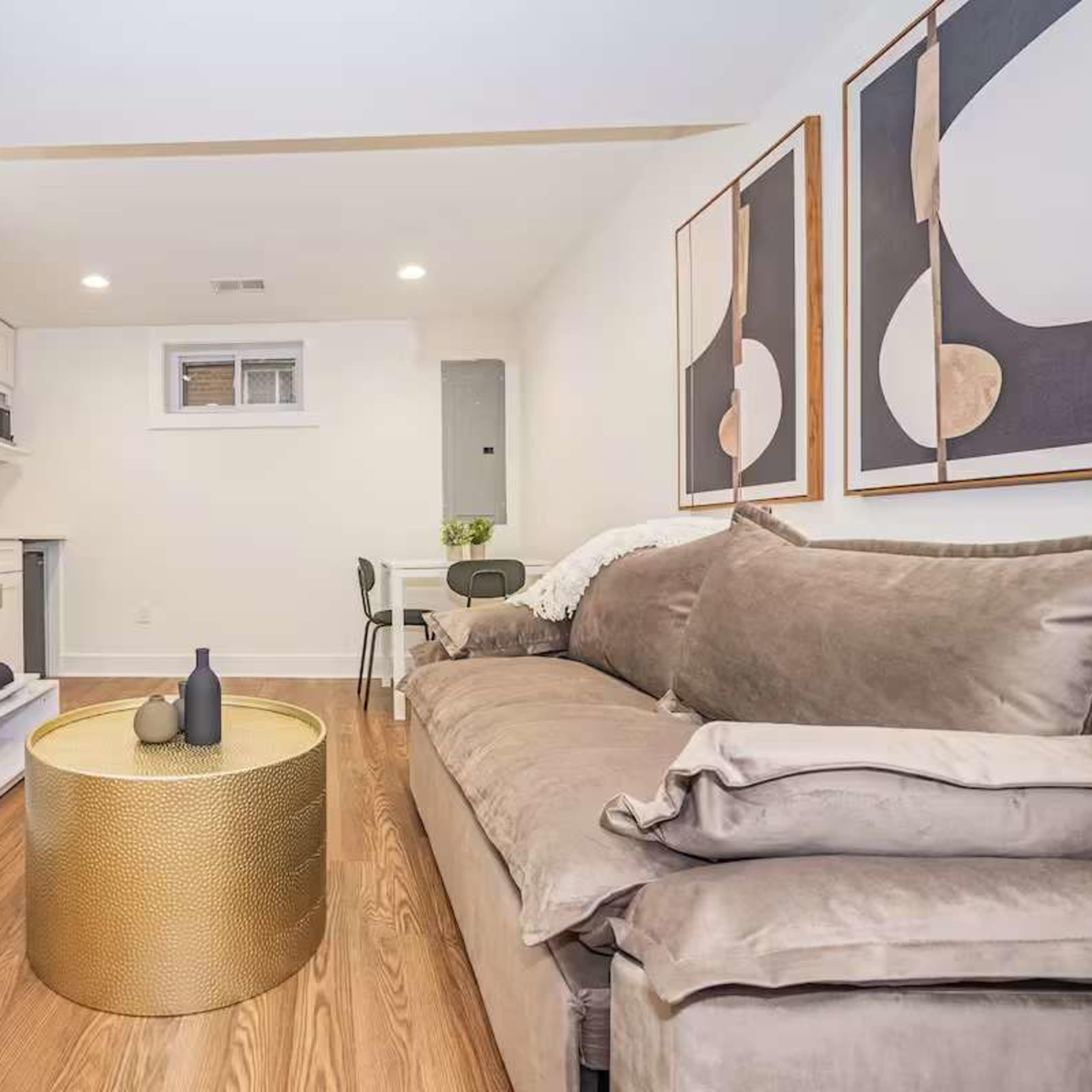 Modern & Cozy Suite Centrally Located Free Parking Image in Randle Highlands, Washington, DC