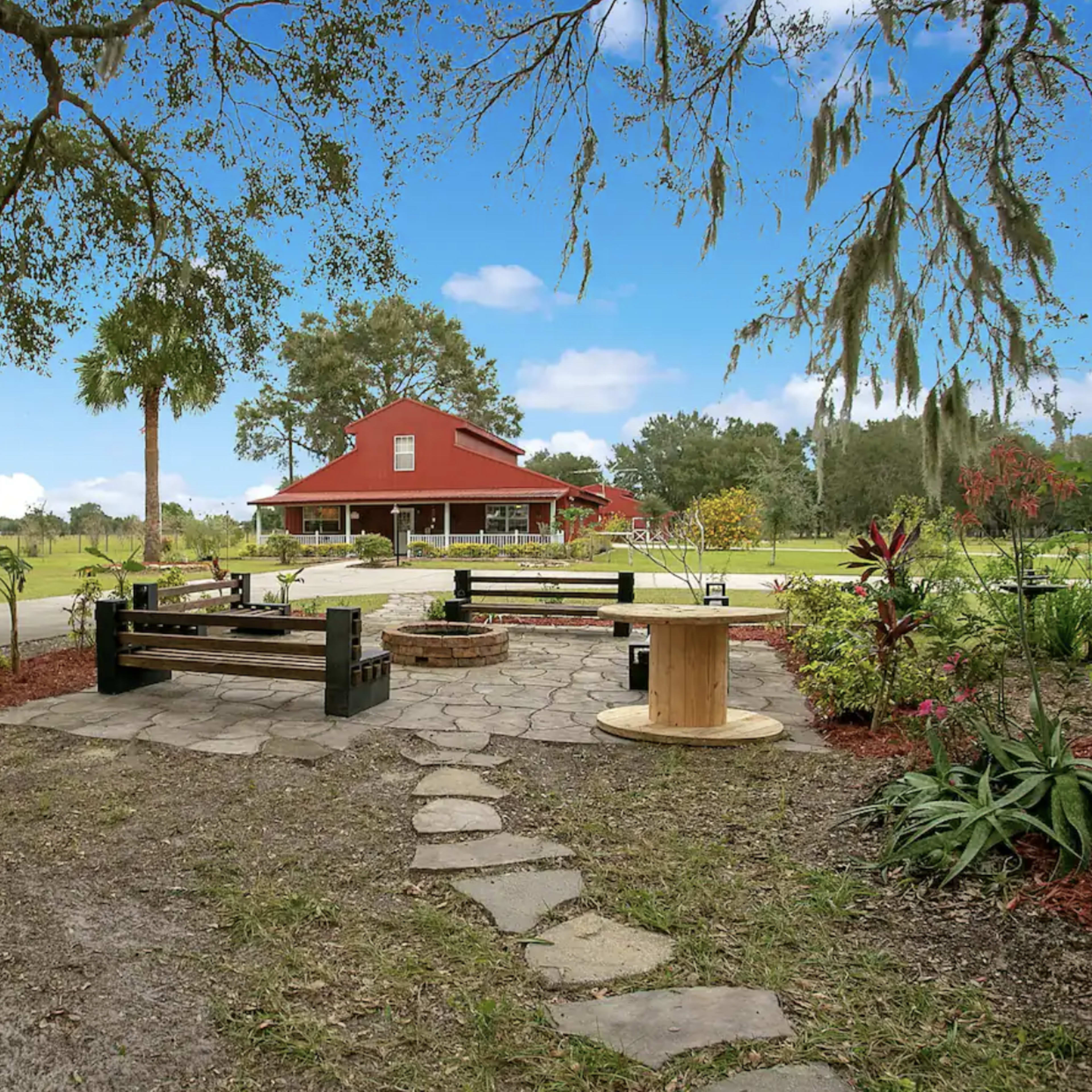 10 Best Farm Wedding Venues for Rent Near Me | Peerspace