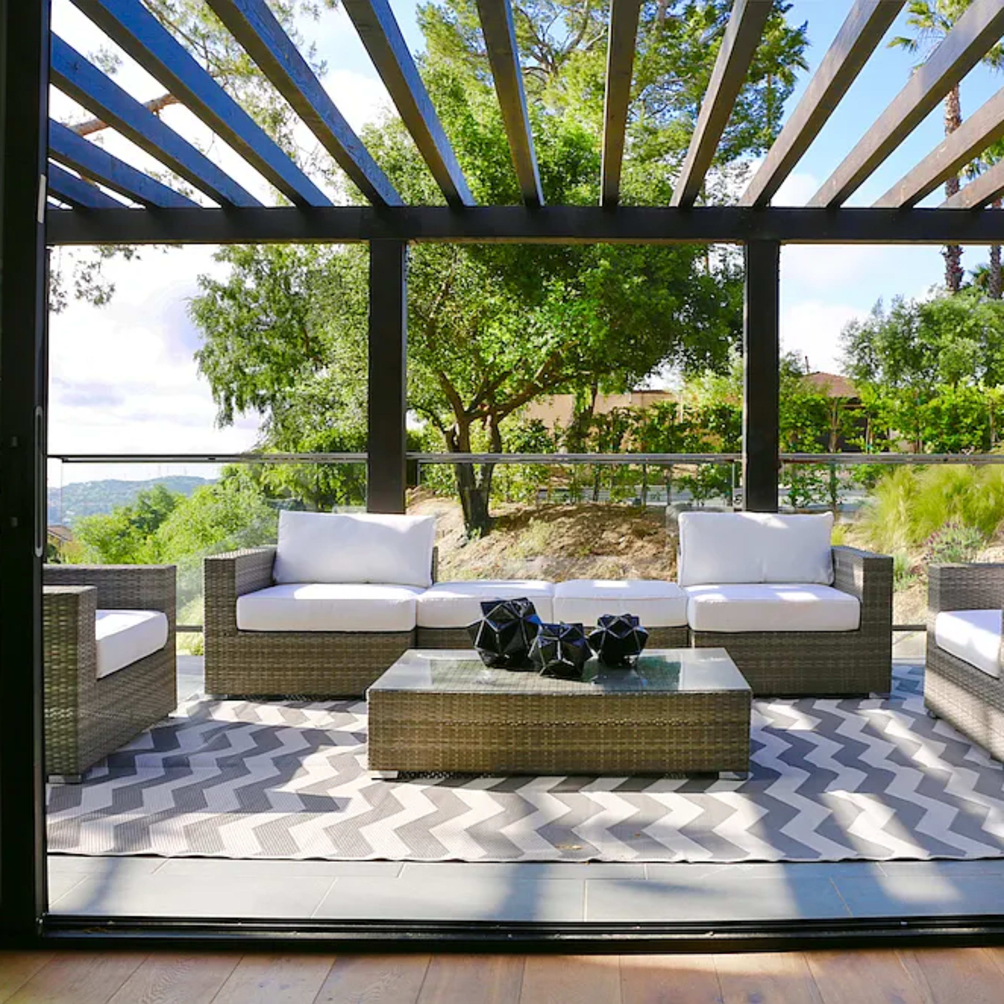 Modern Retreat with Scenic View Image in La Cañada Flintridge, La Cañada Flintridge, CA