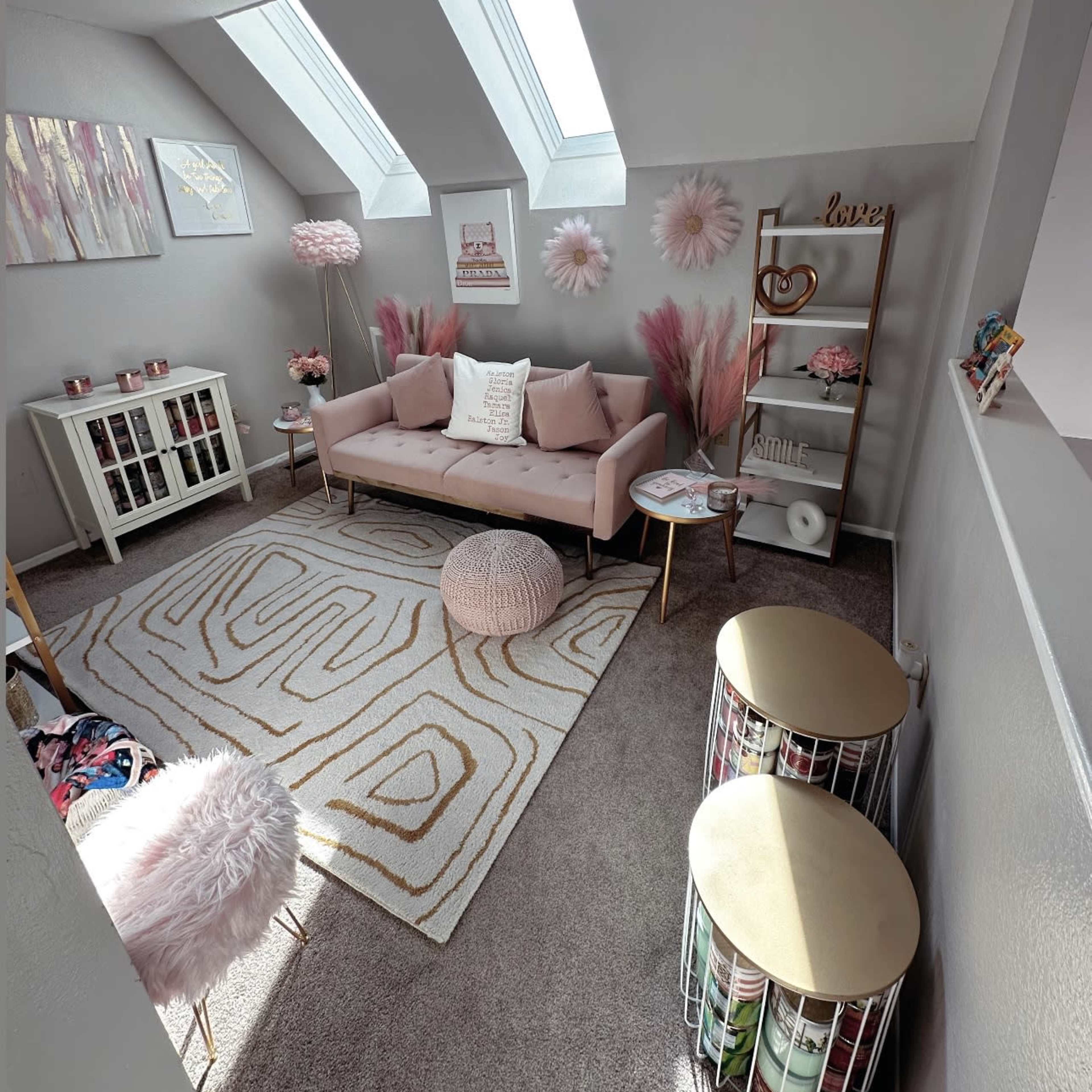 Luxe Loft Photo Studio: Where 💗Pink meets Posh🎀 Image in Southfield, Southfield, MI