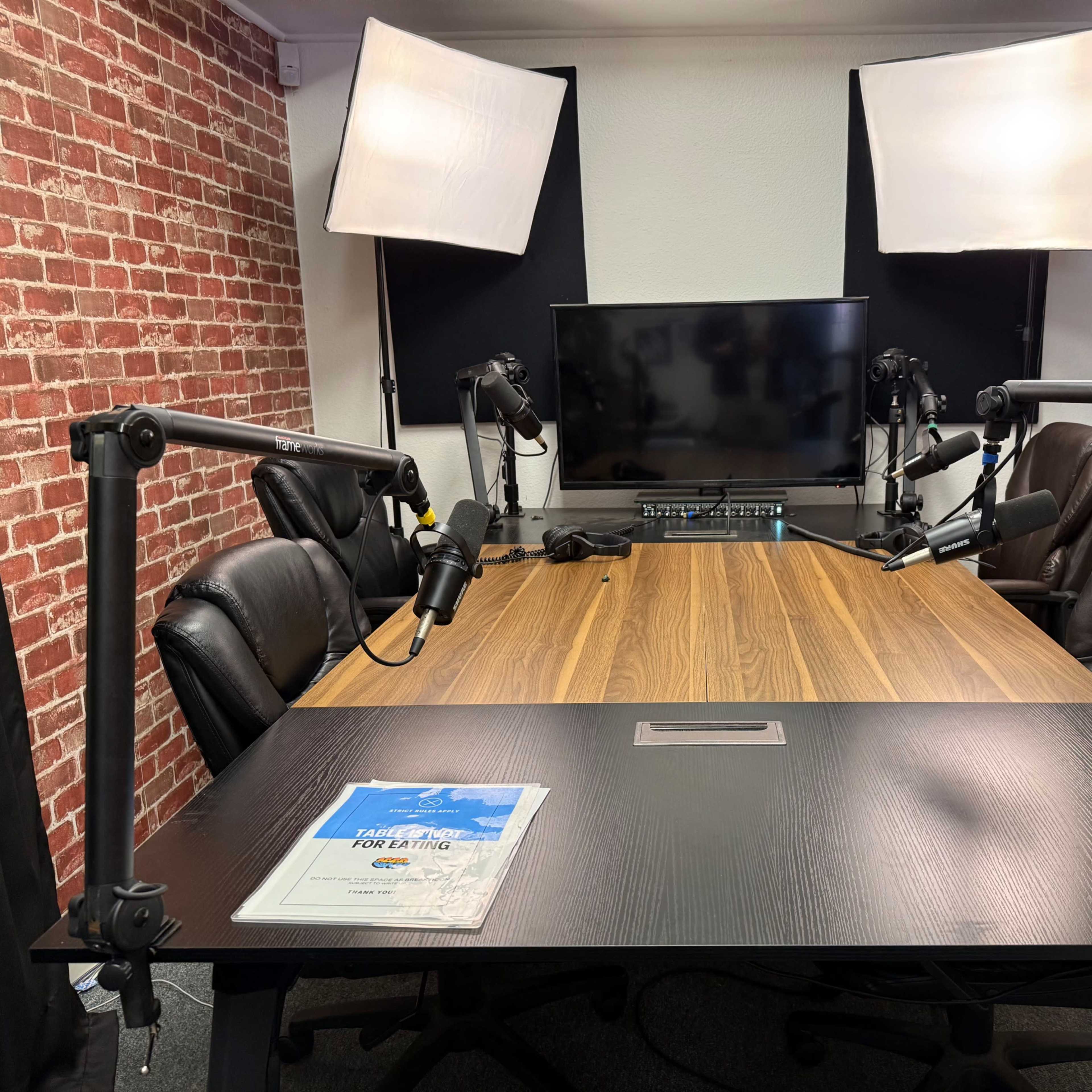 Podcast Meeting Space Image in Land Park, Sacramento, CA
