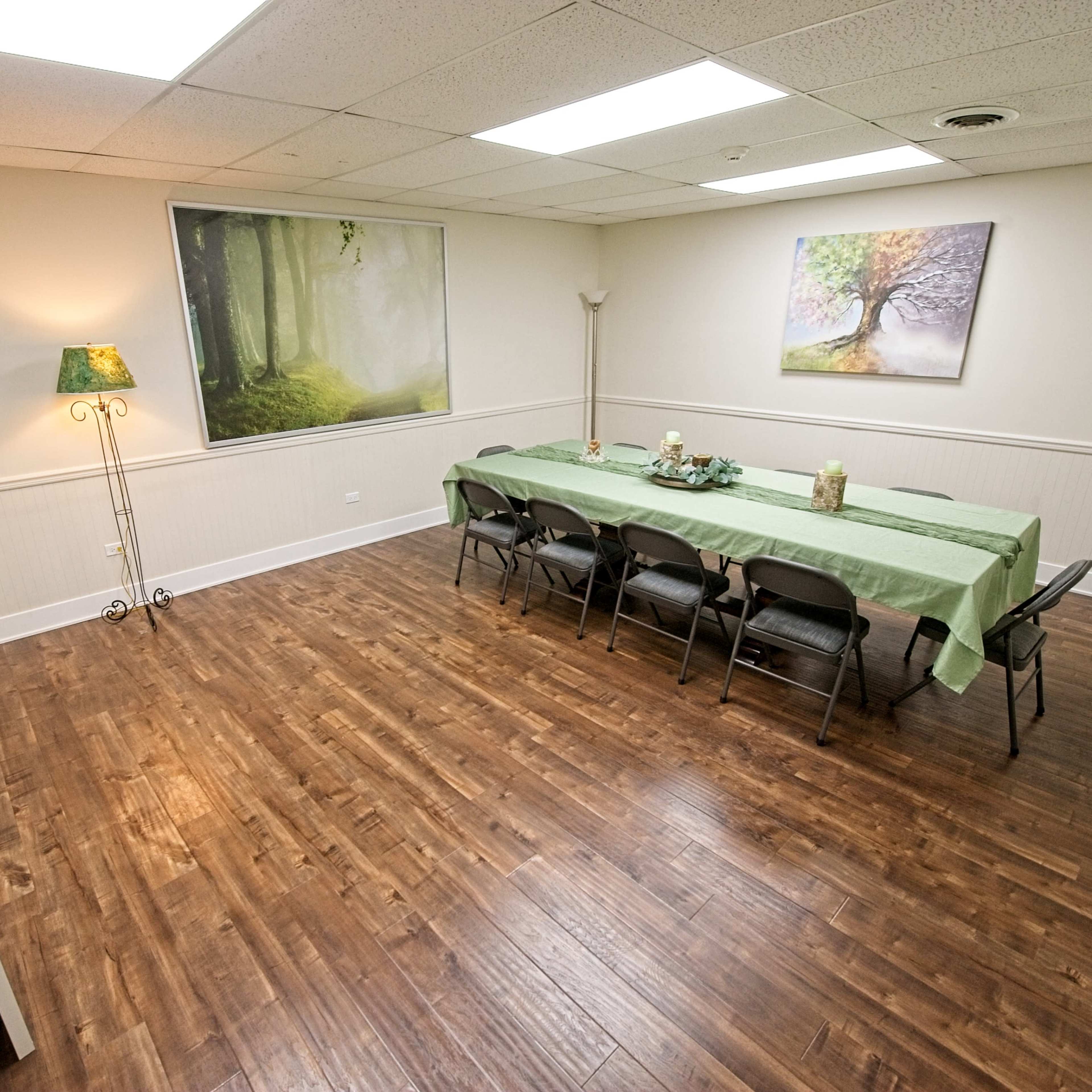 Warm & Inviting Flex-Use Space in a Great Location Image in Norwood Park, Park Ridge, IL