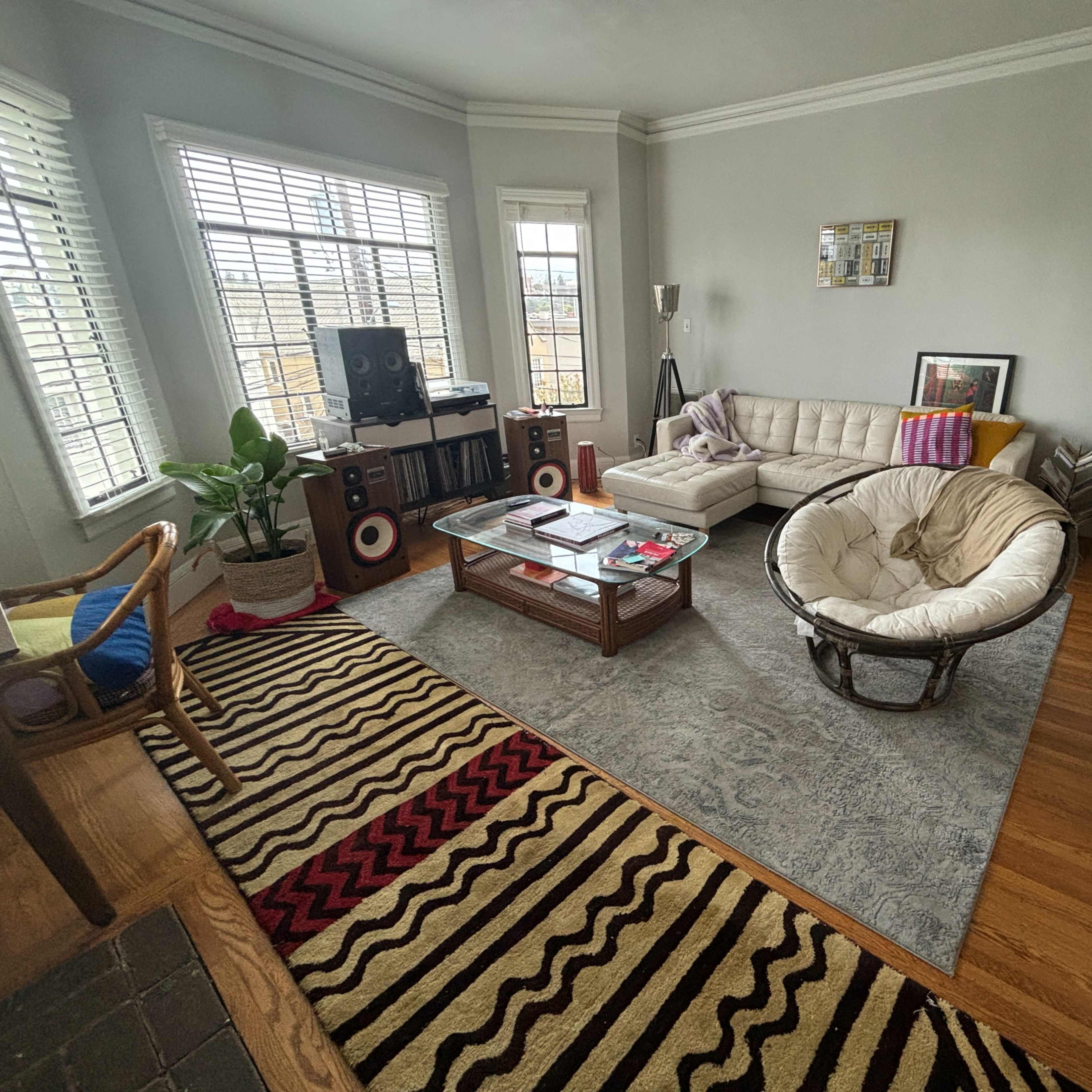 Beautiful city apartment, GREAT natural light, Production Equipment Offered (photoshoots, video shoots, podcast recording ) Image in Cleveland Heights, Oakland, CA