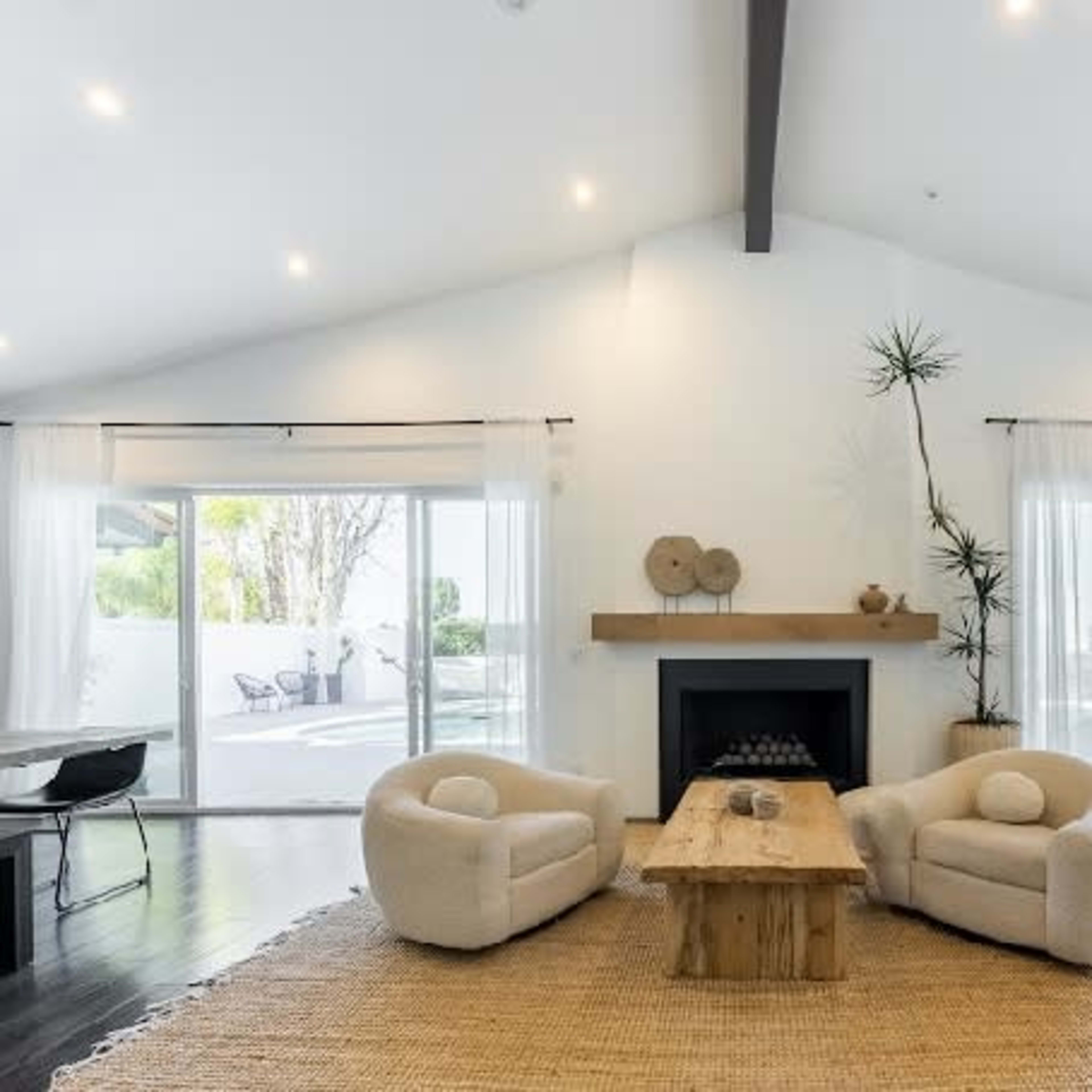 HAUS OF PALMS:  Bright and Airy Home with Breathtaking Views Image in Woodland Hills, Los Angeles, CA
