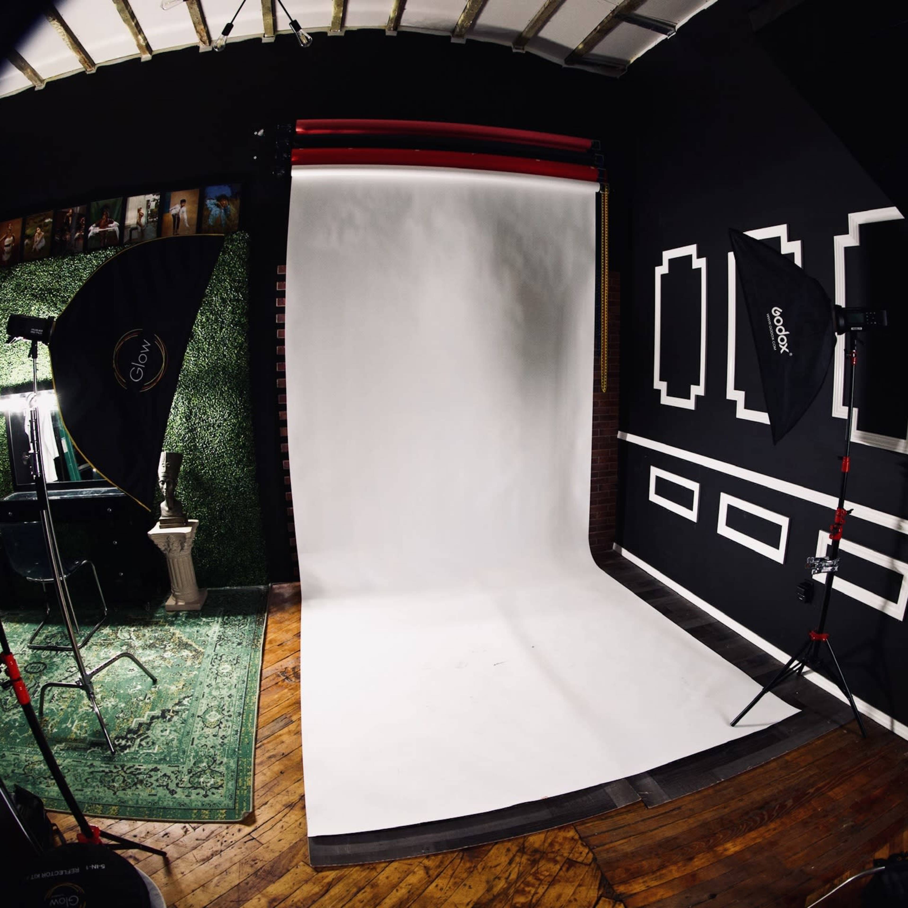 Multi Themed Studio , Event Space 2 HOUR MINIMUM NO EXCEPTIONS Image in Sunset Park, Brooklyn, NY