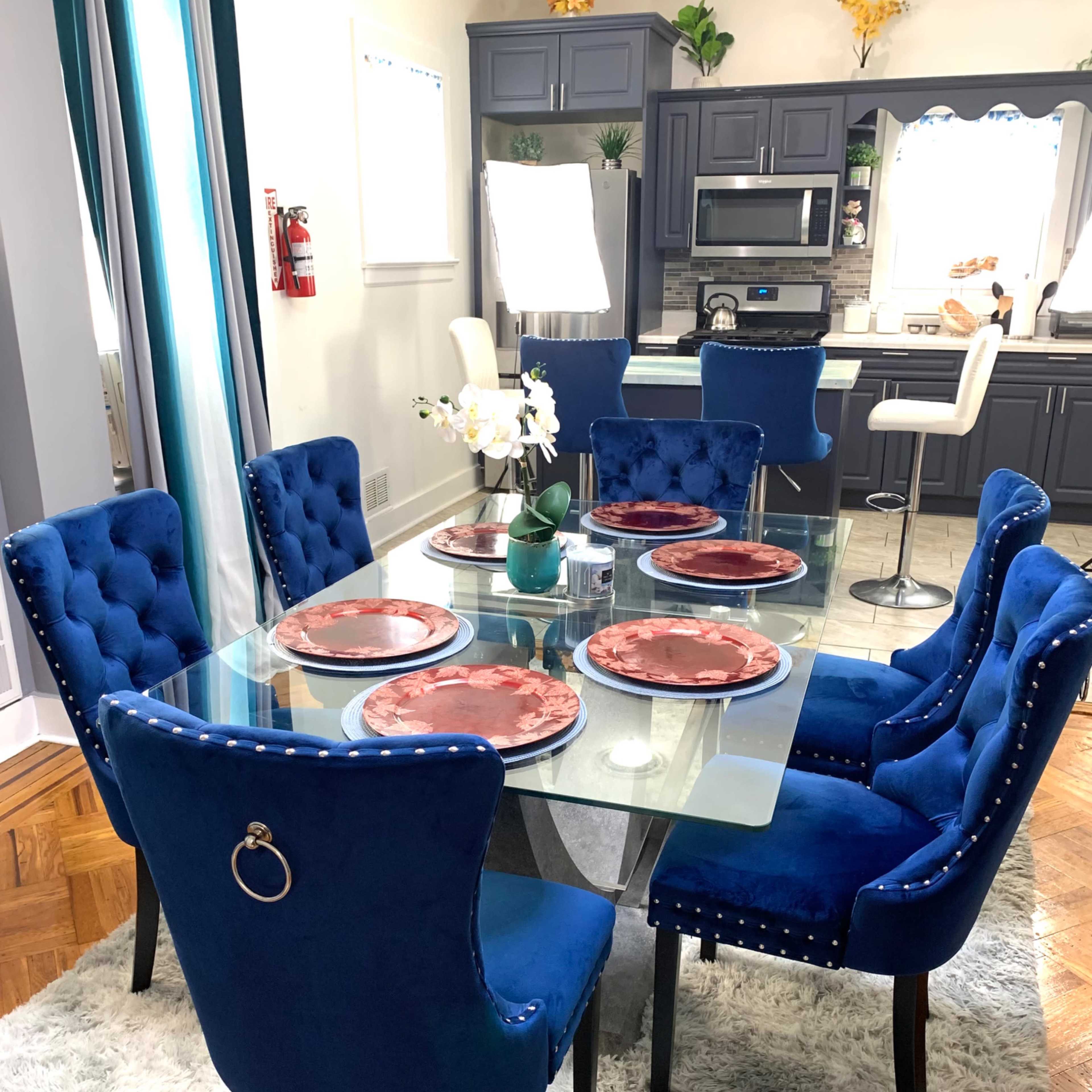 Modern urban house with chef's kitchen, dining and living room Image in Irvington, Irvington, NJ