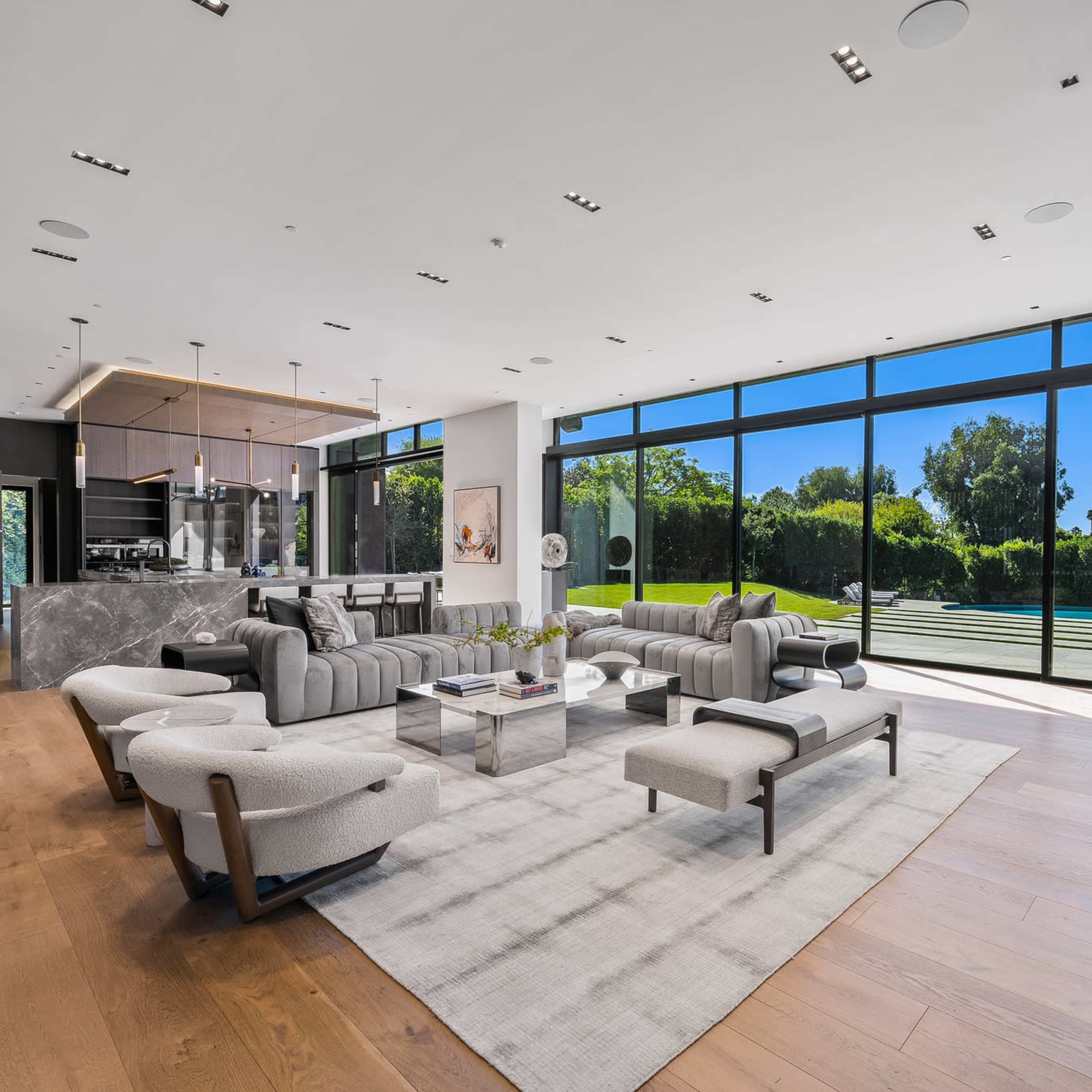 Forza Modern - Suburban High Tech Estate Image in Beverly Glen, Los Angeles, CA
