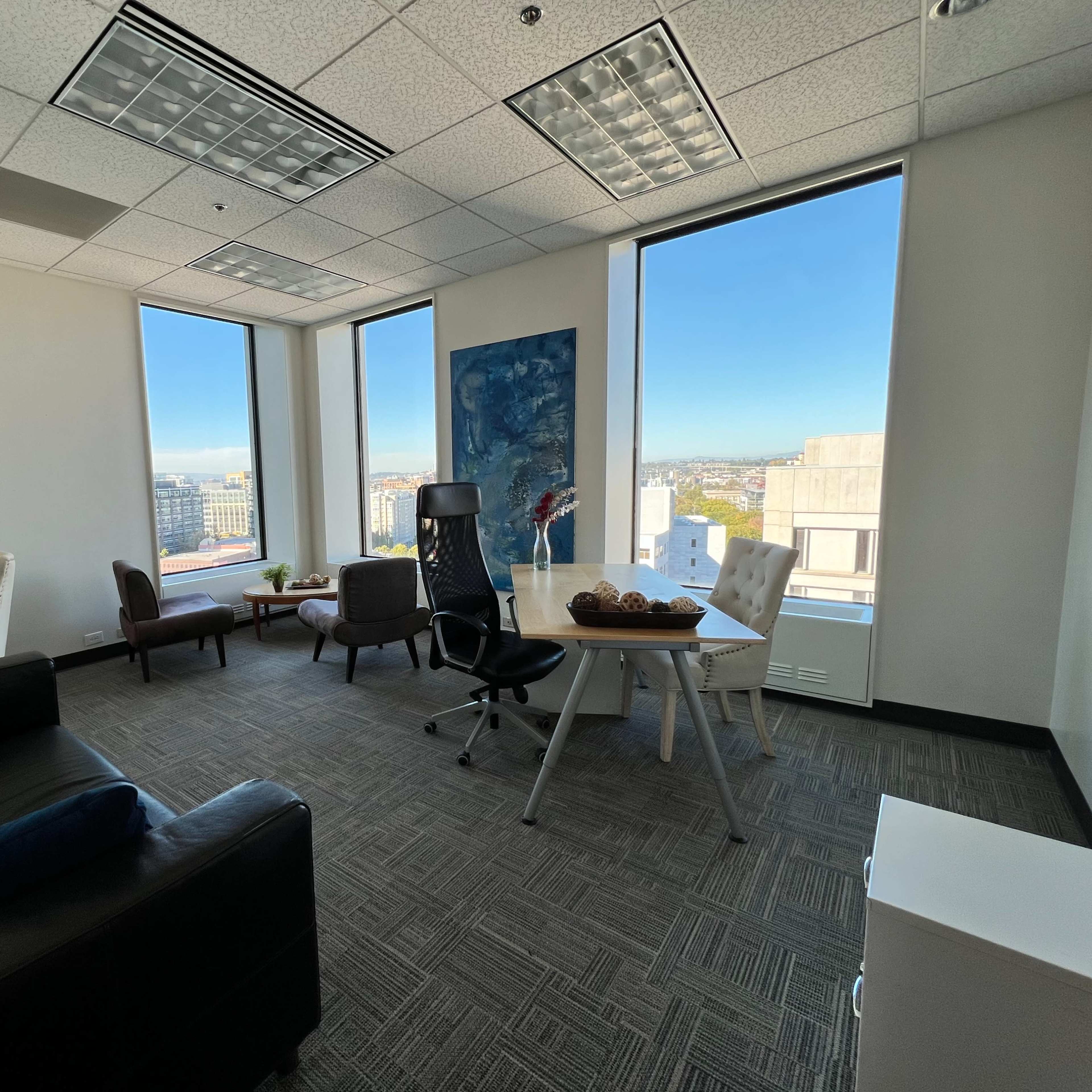 Downtown Executive Office - Staycation for Professionals Image in Southwest Portland, Portland, OR