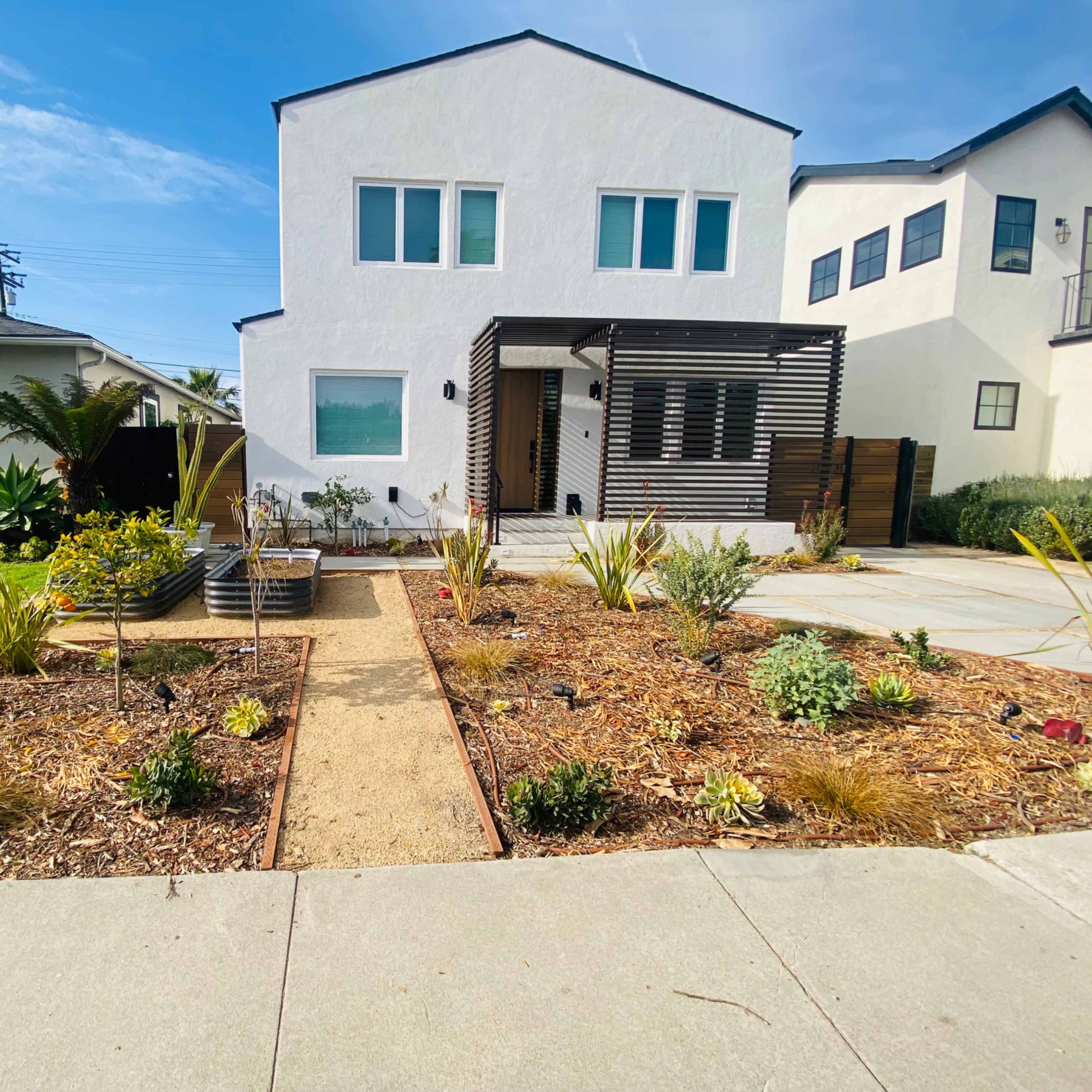 Open Modern home with killer kitchen Image in Washington Culver, Culver City, CA