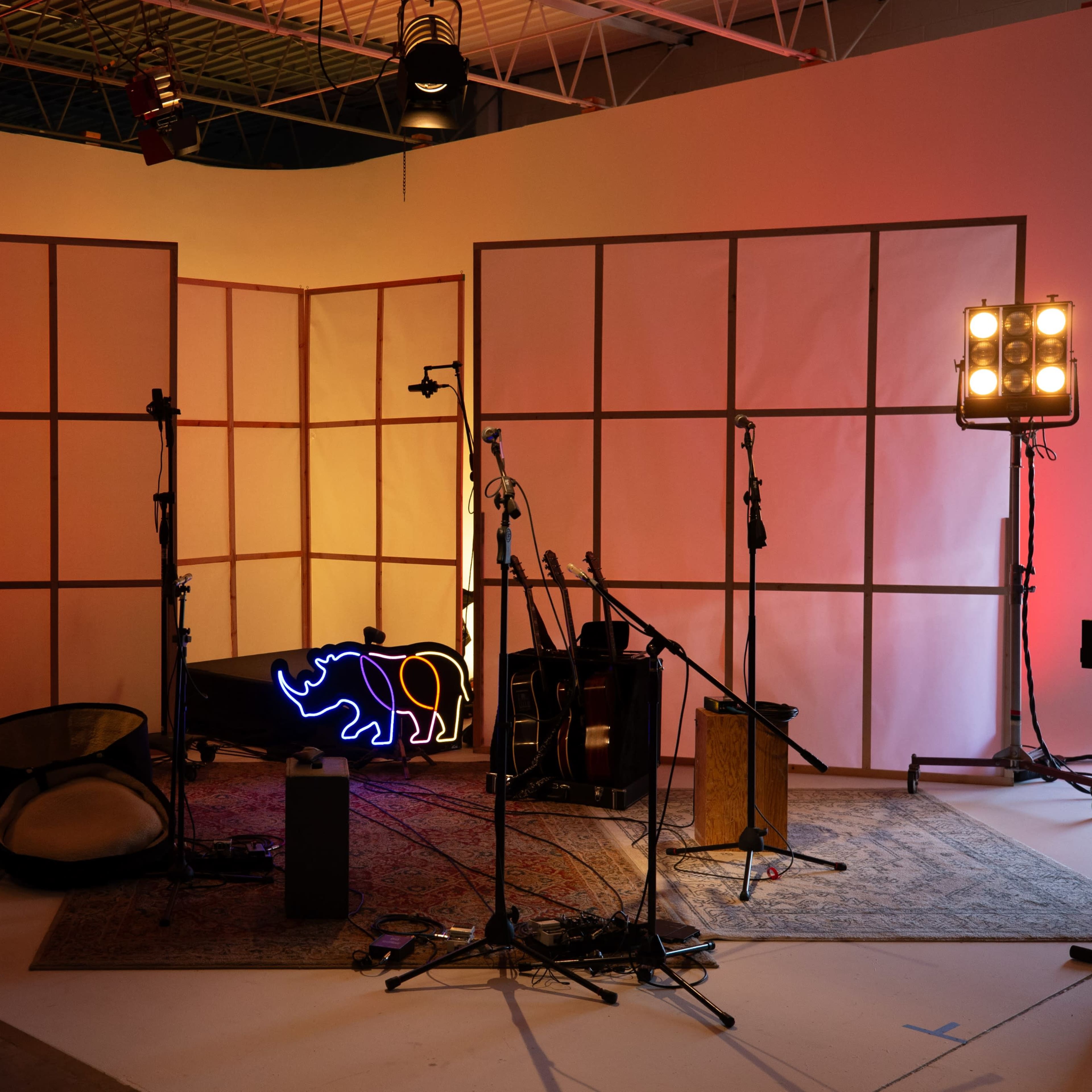 Stylish and Versatile Studio in Northeast Image in Saint Anthony, Saint Anthony, MN