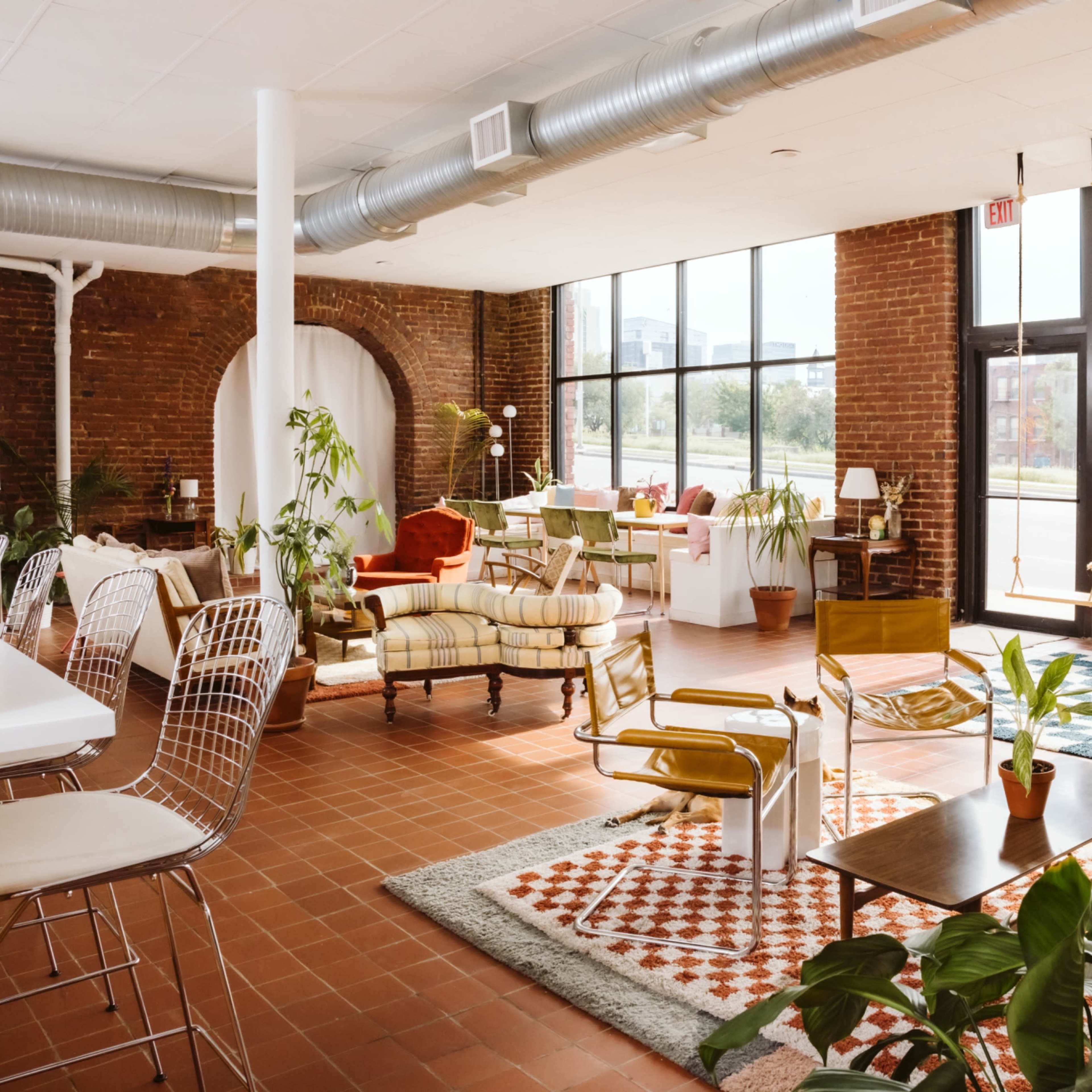 Lounge in the Heart of the City Image in Downtown Kansas City, Kansas City, MO