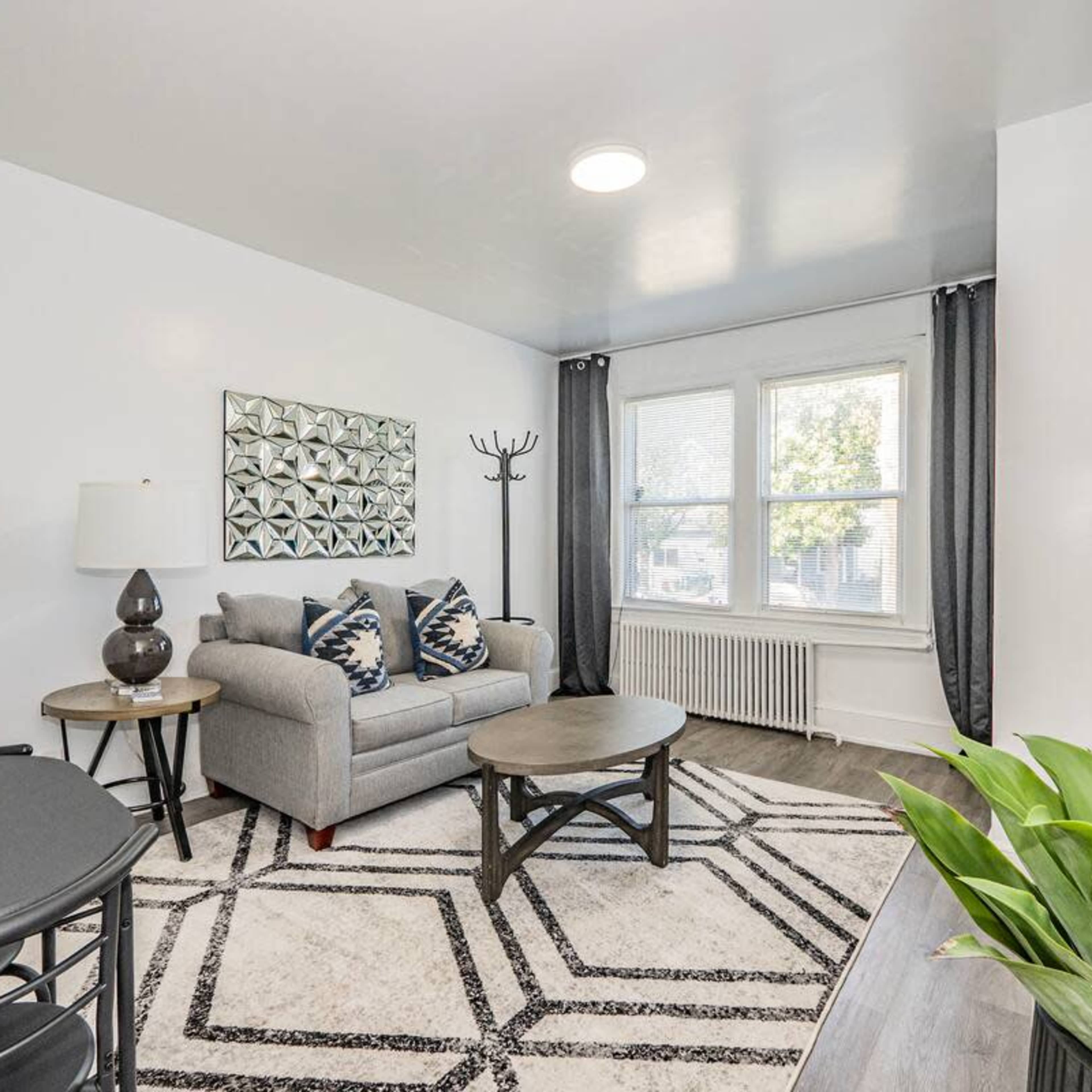 Bright DC Retreat Extended Stays Welcome w/Parking Image in Fairlawn, Washington, DC