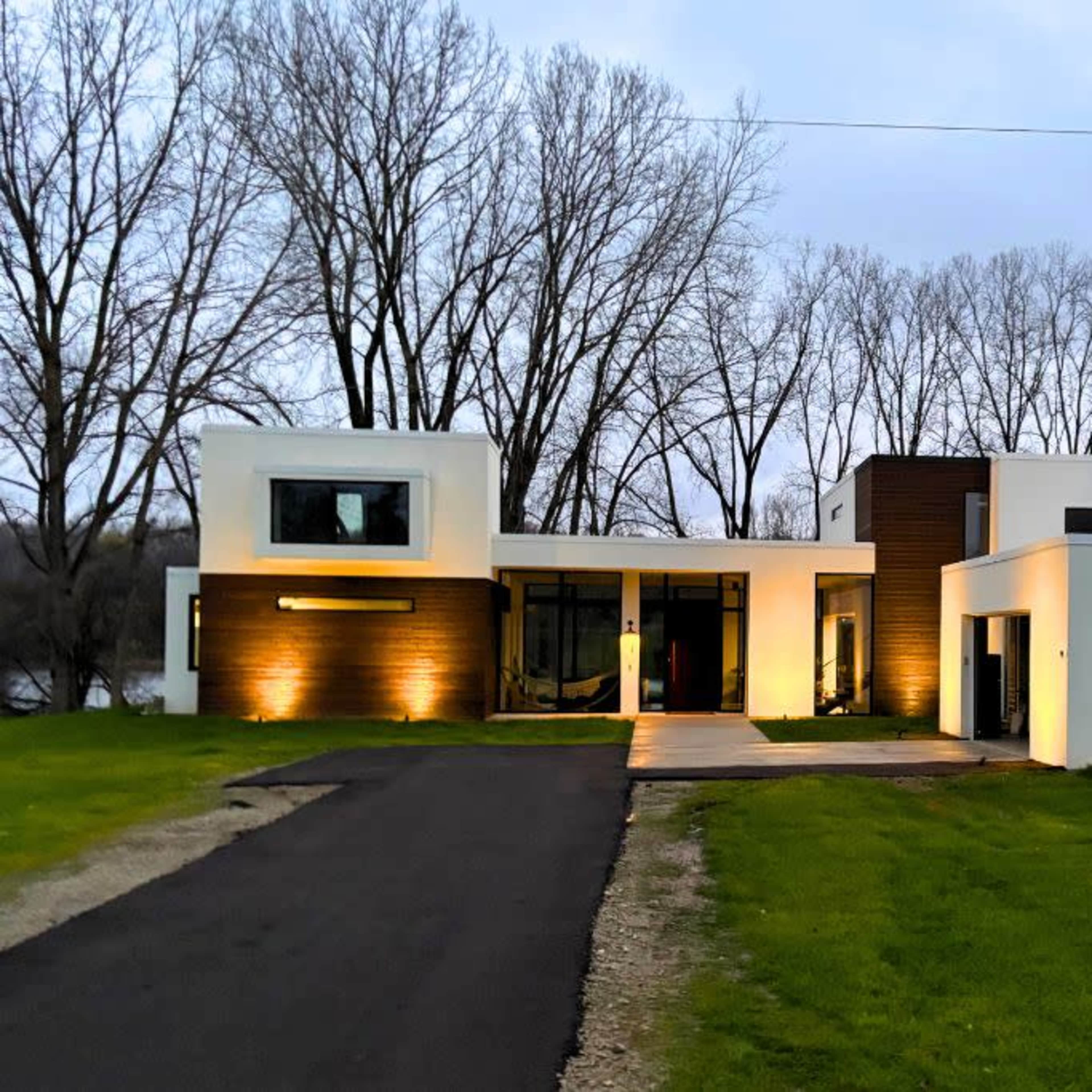 Eco-Lux Haven | Stylish Ann Arbor Estate for Gatherings & Filming Image in King, Washtenaw County, MI
