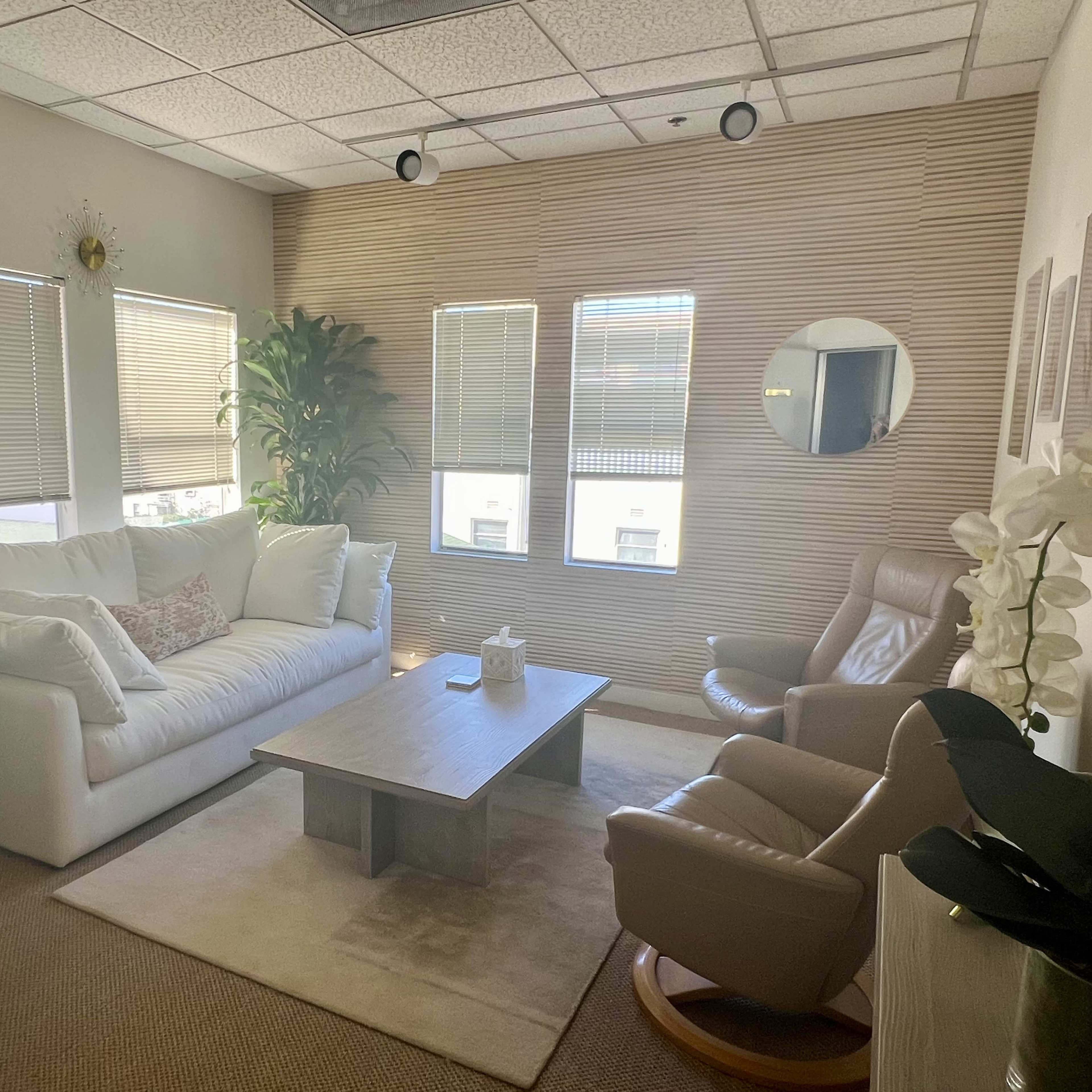 Bright Office Space for Therapist Available Part-Time in Santa Monica Image in Downtown, Santa Monica, CA