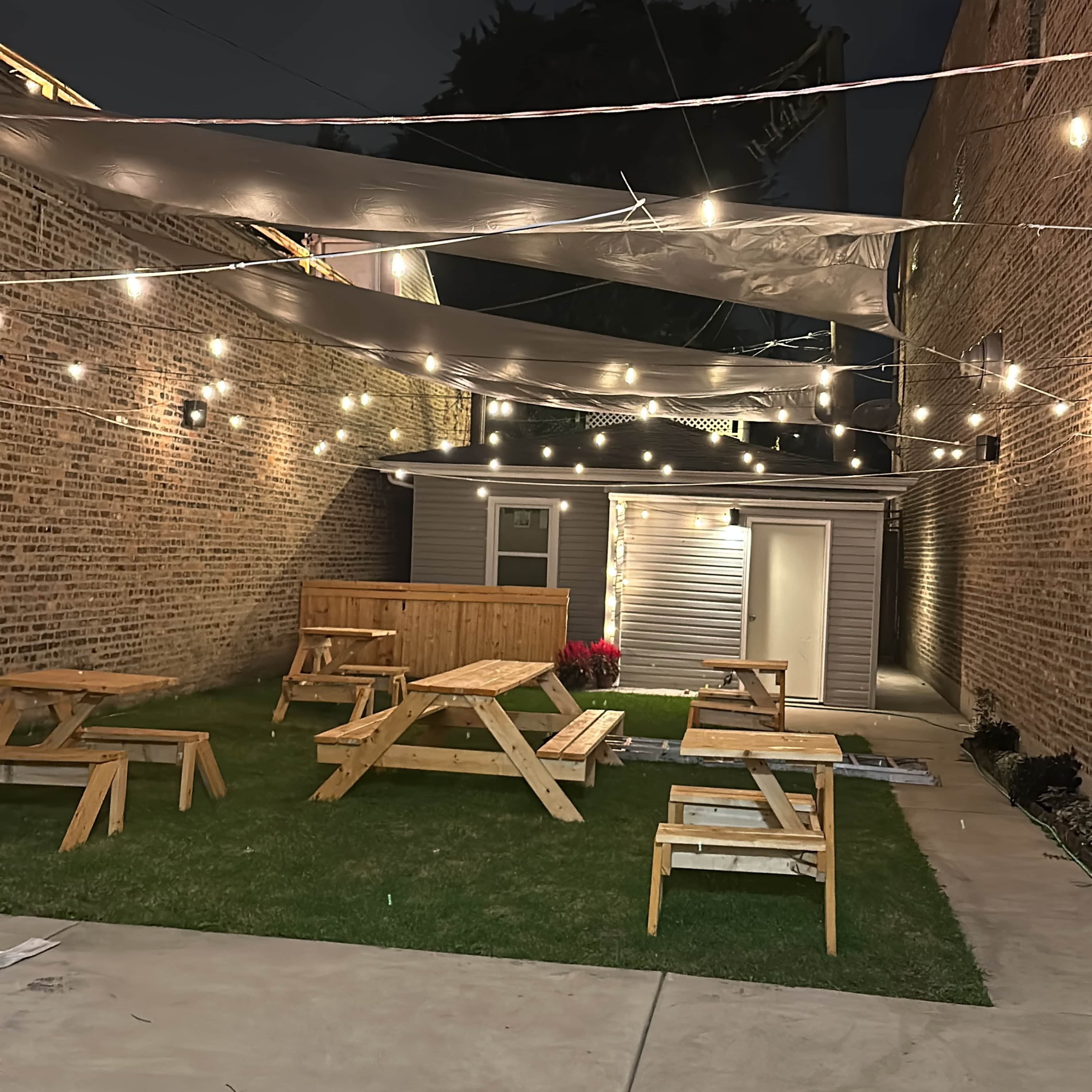 Restaurant Patio (Private Patio for Events) Image in Ravenswood, Chicago, IL