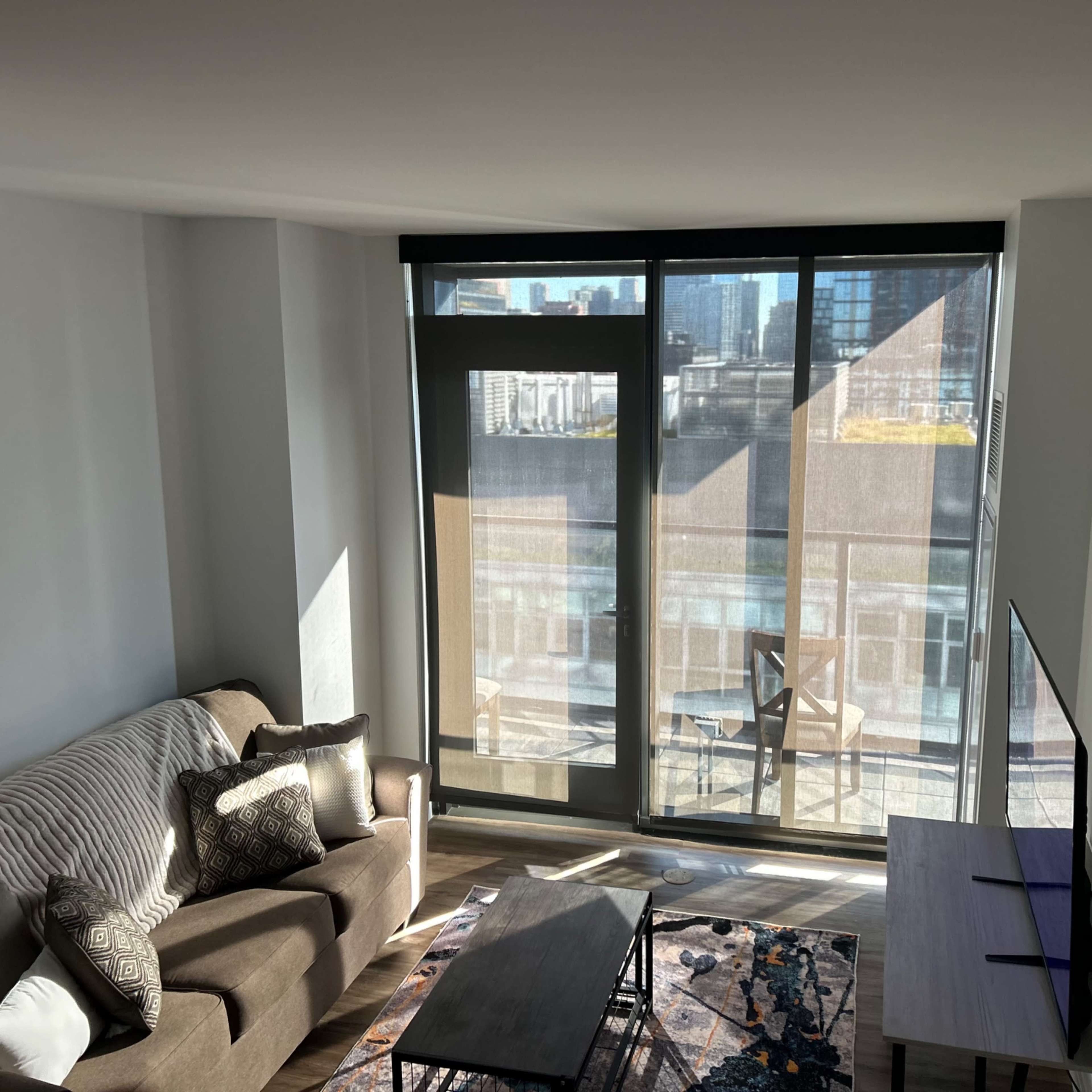 Luxury Fulton Market Apartment with Skyline View Image in Near West Side, Chicago, IL