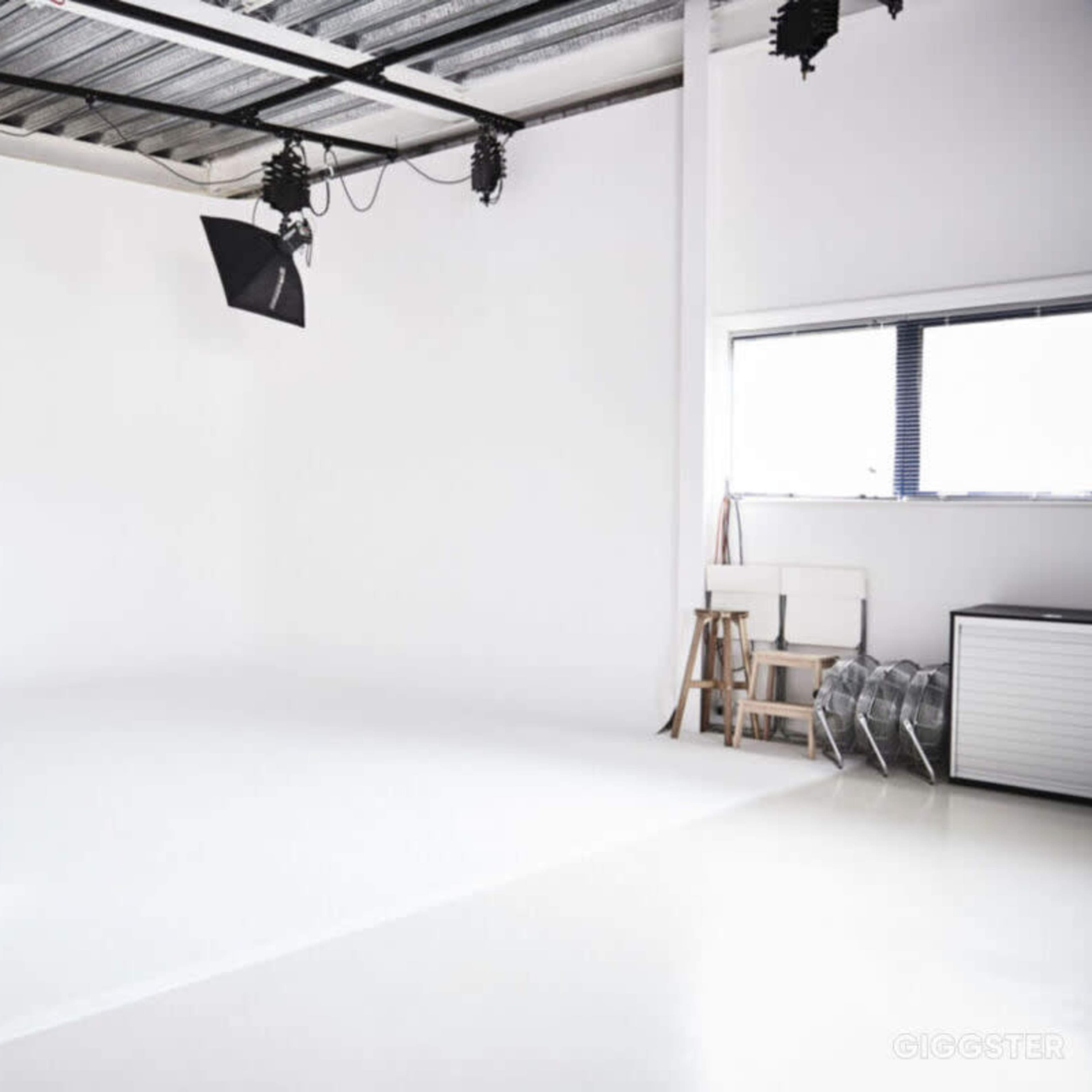 Modern Photo Studio with Equipment Rental Image in Wallingford, Wallingford, England
