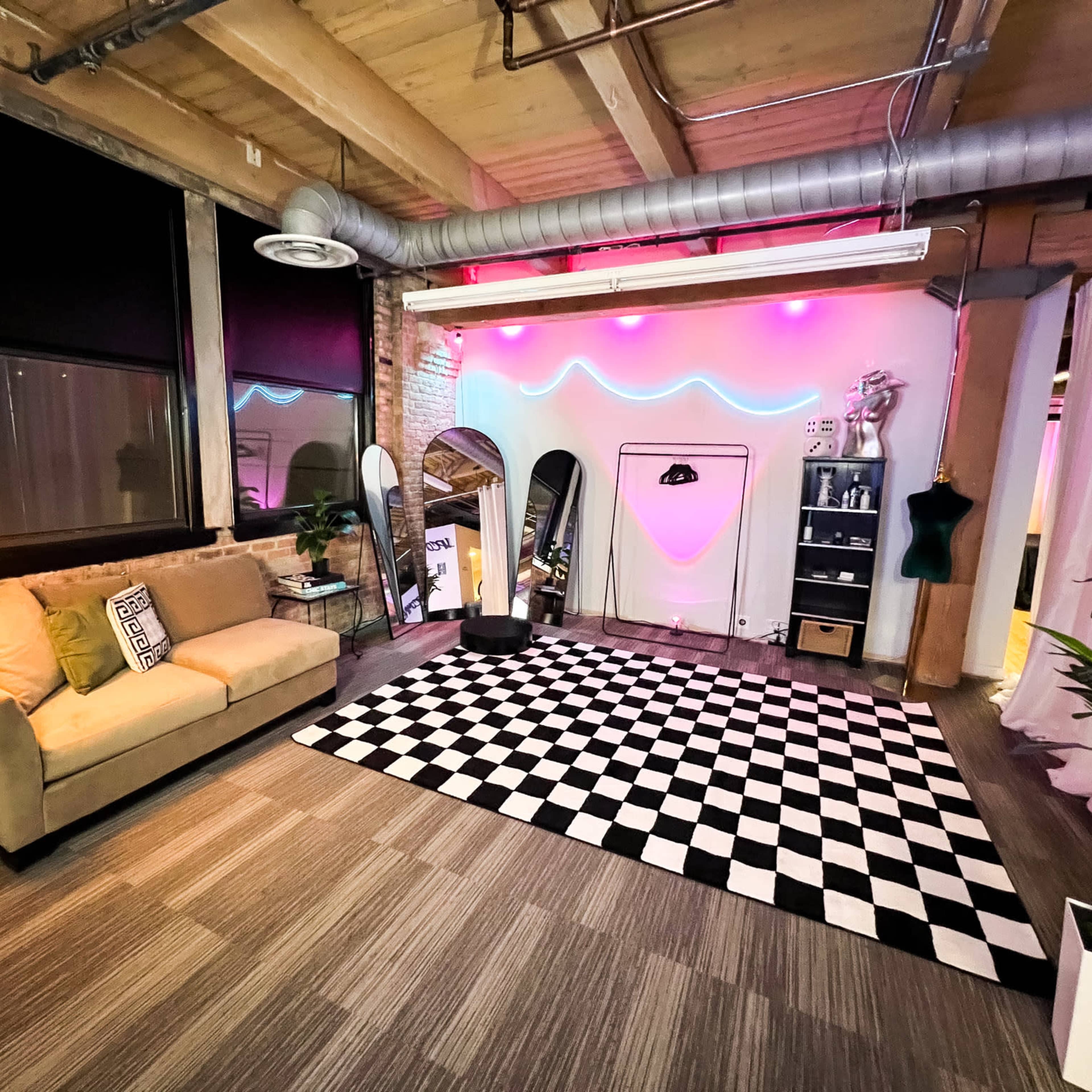 Chic Creative Space, Interview and Photoshoot Setup in River North Image in Near North Side, Chicago, IL