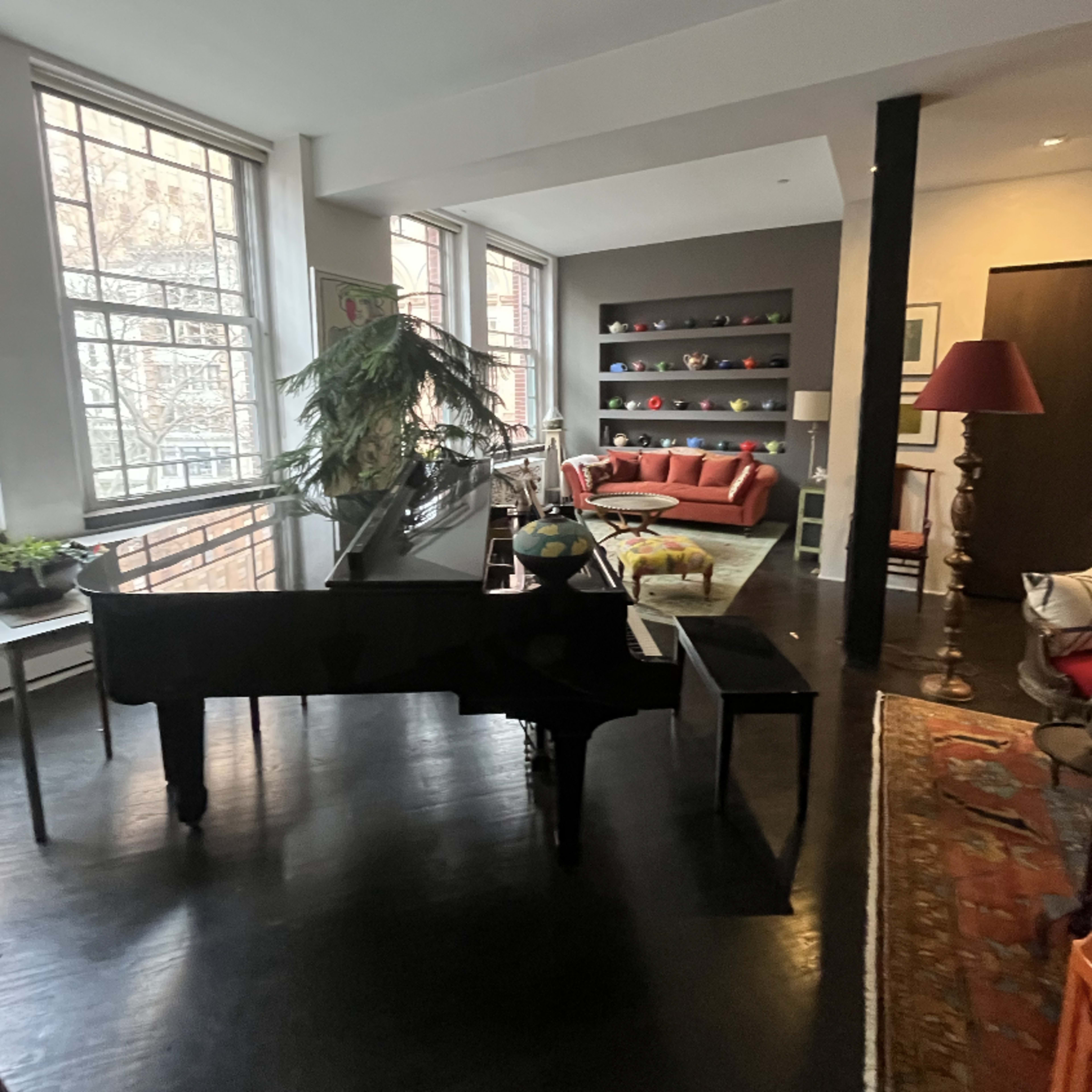 Tribeca Studio with Park-facing Windows Image in Lower Manhattan, New York, NY