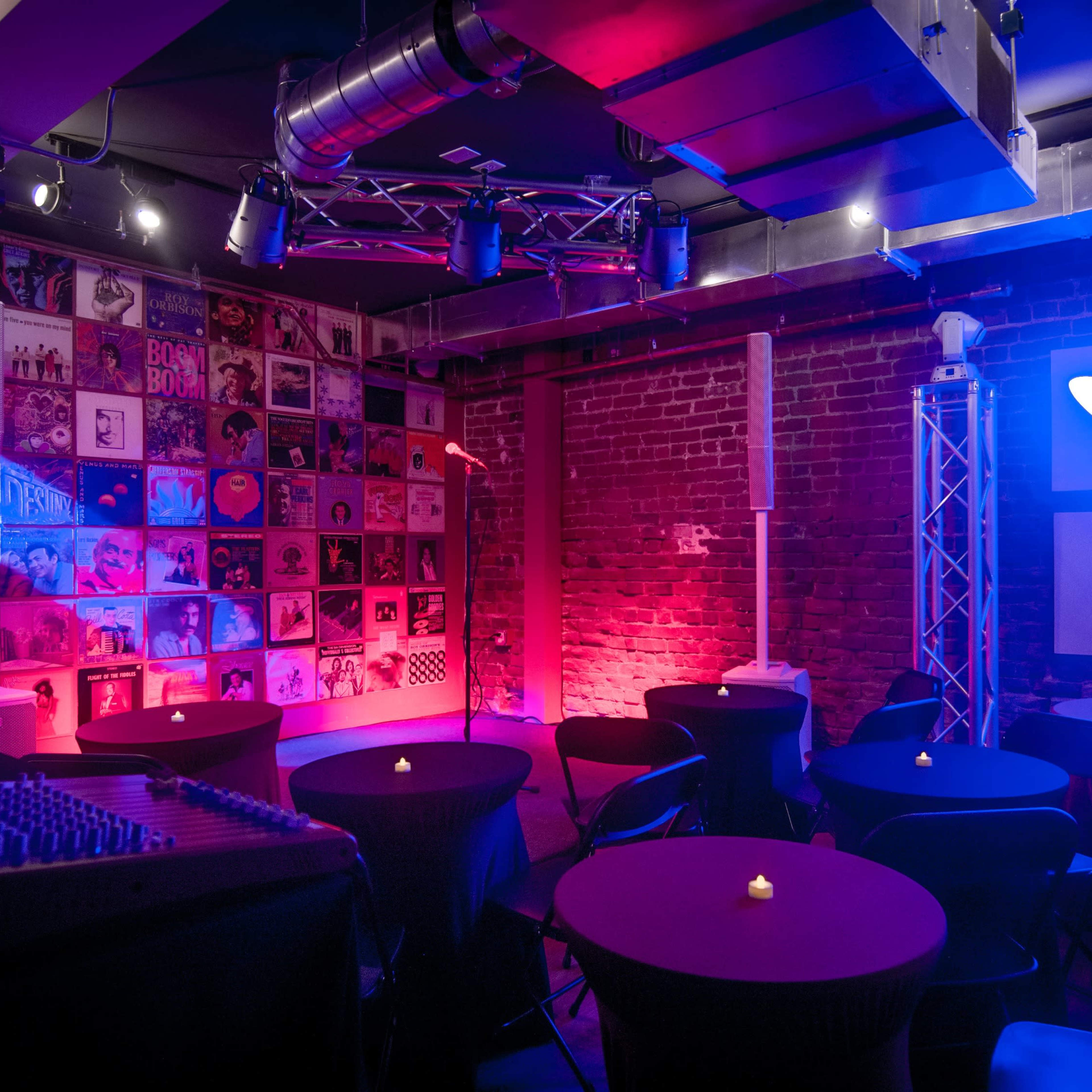 Perfect for one-on-one networking, brainstorming jam sessions, or a quiet space to reset the tempo! Image in Lower Nob Hill, San Francisco, CA