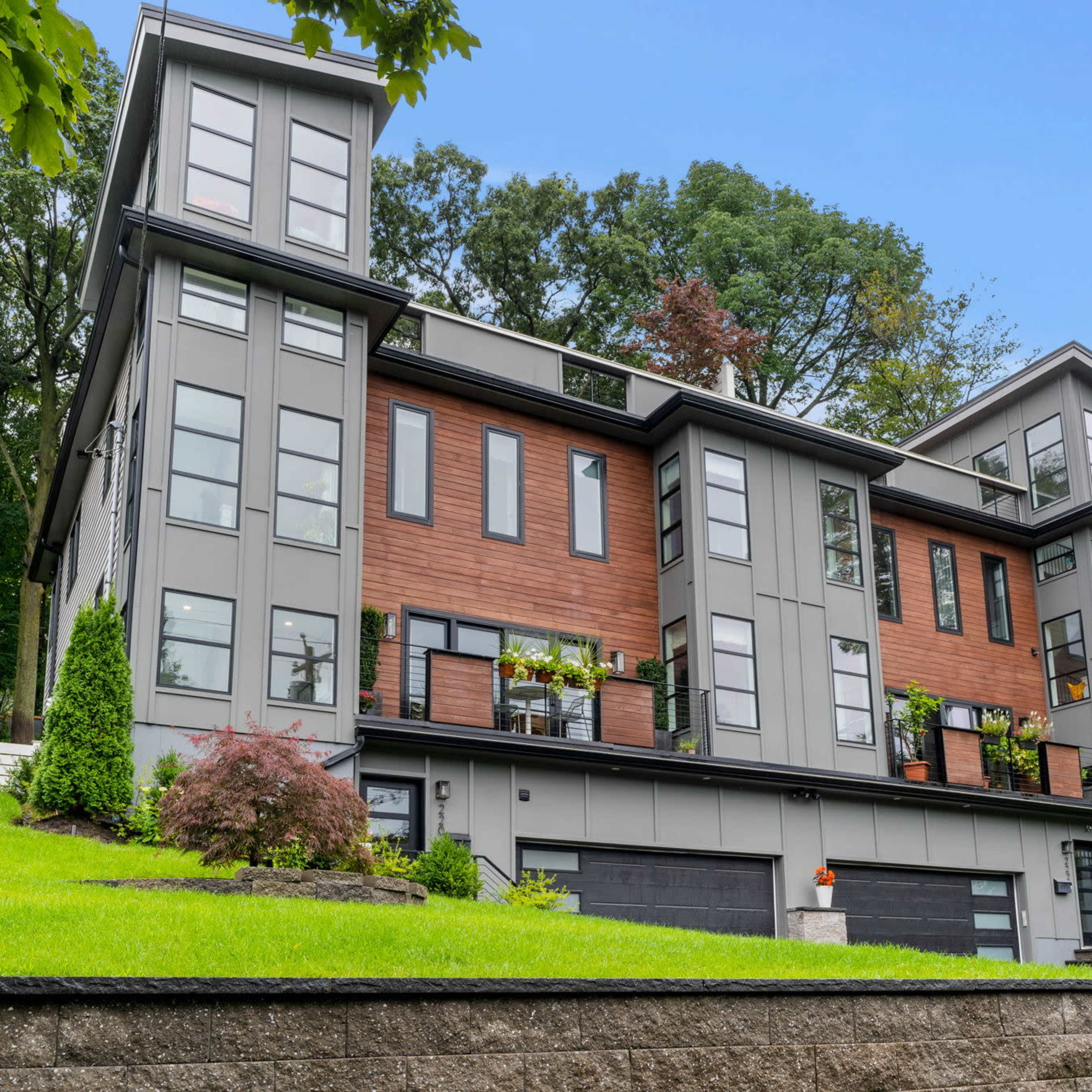 Simply Elegant Townhome Image in West Newton, Newton, MA