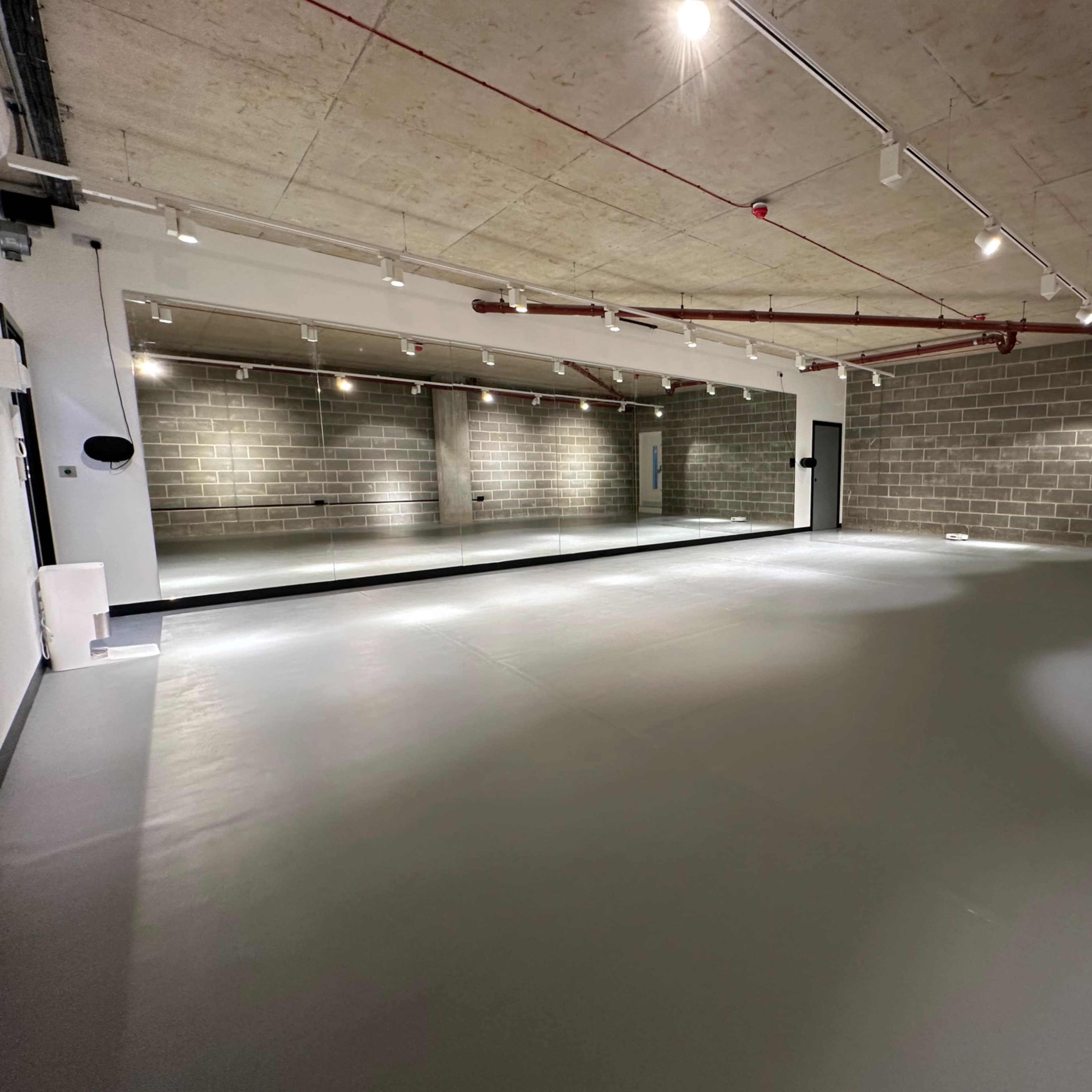 Create Destroy Studios - Stone Studios Image in Stratford, London, England
