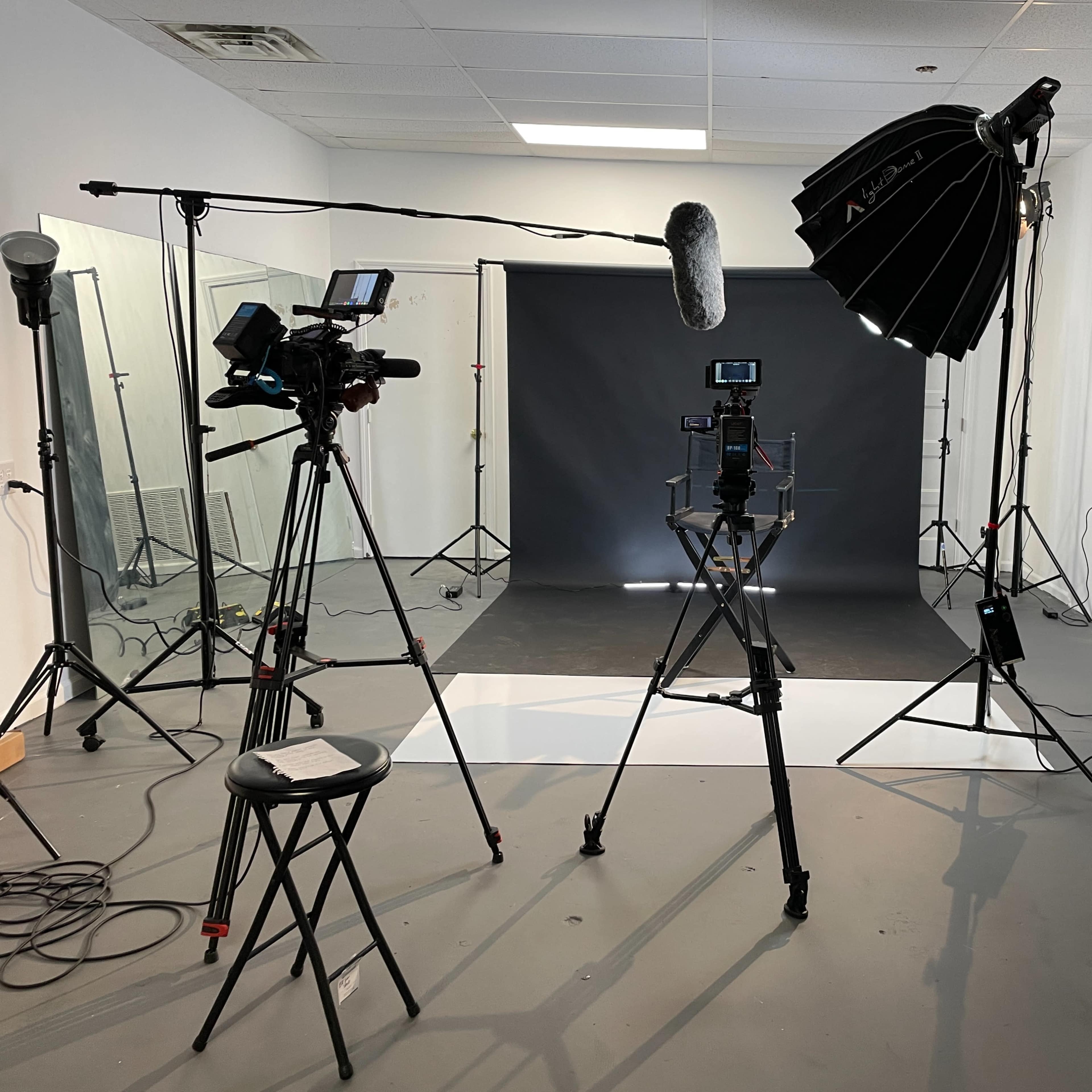Spacious event/content creator studio with multiple rooms Image in Crooked Creek, Indianapolis, IN