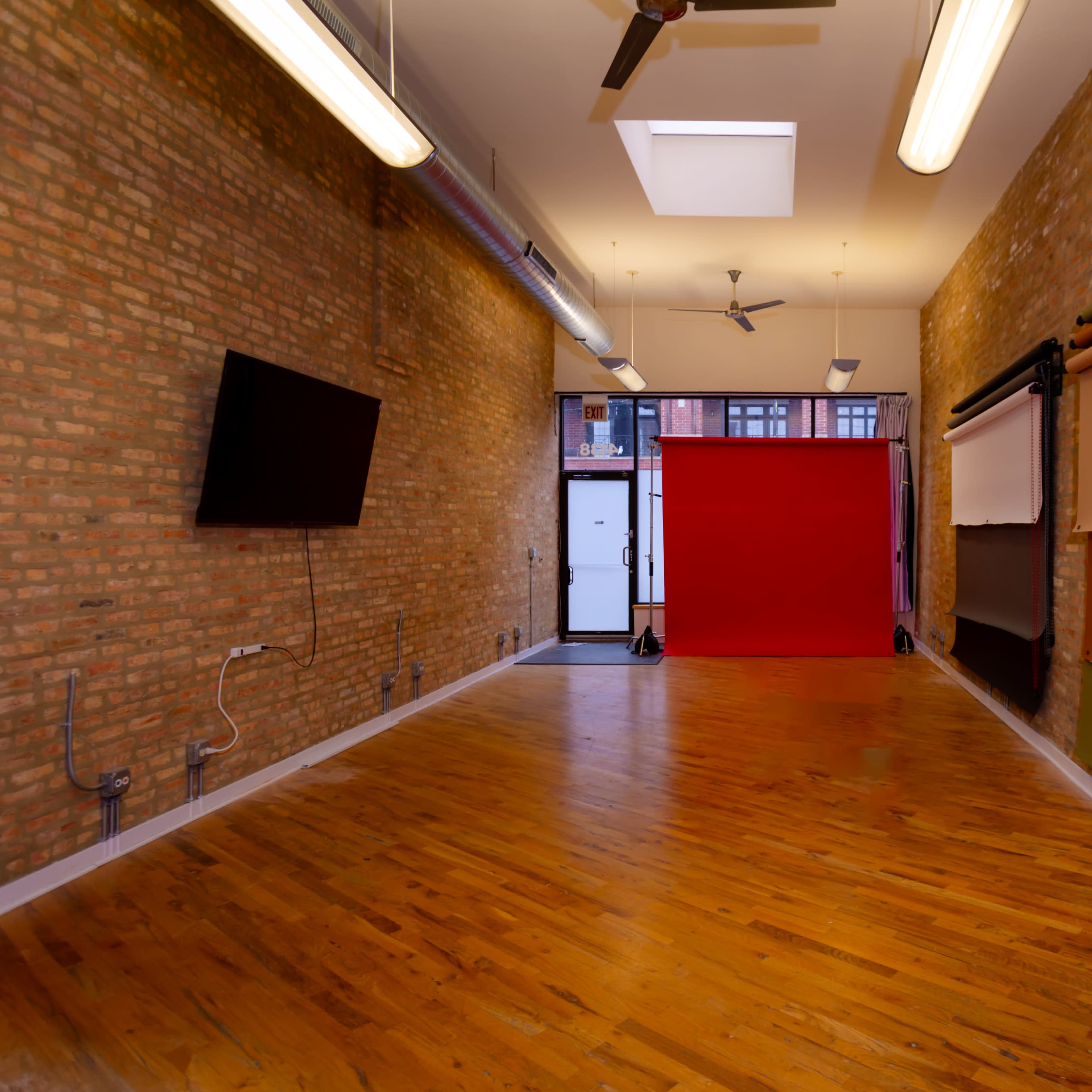 Centrally Located Studio with Incredible Lighting Image in Irving Park, Chicago, IL