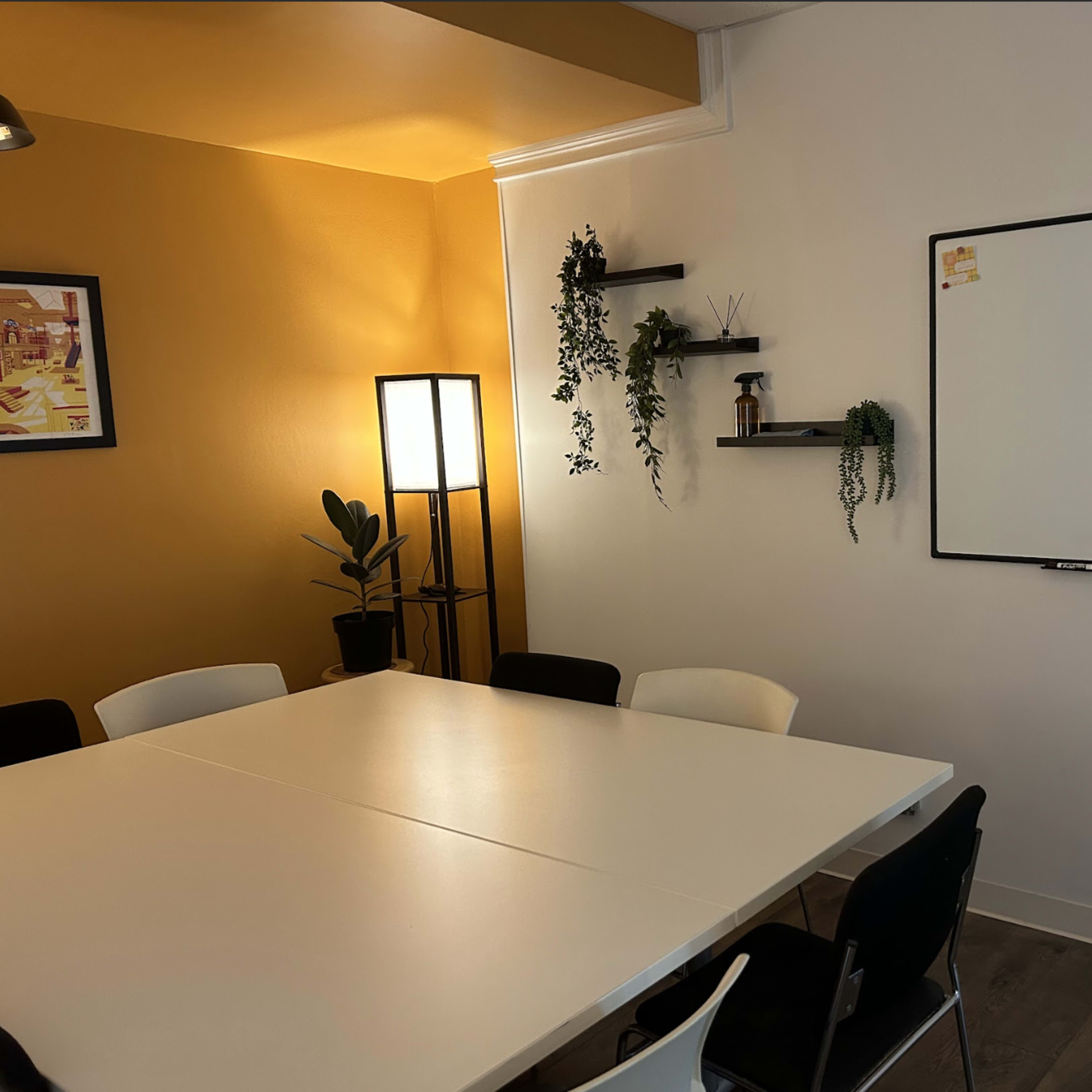 Cozy Meeting Room in Logan Square Image in Avondale, Chicago, IL