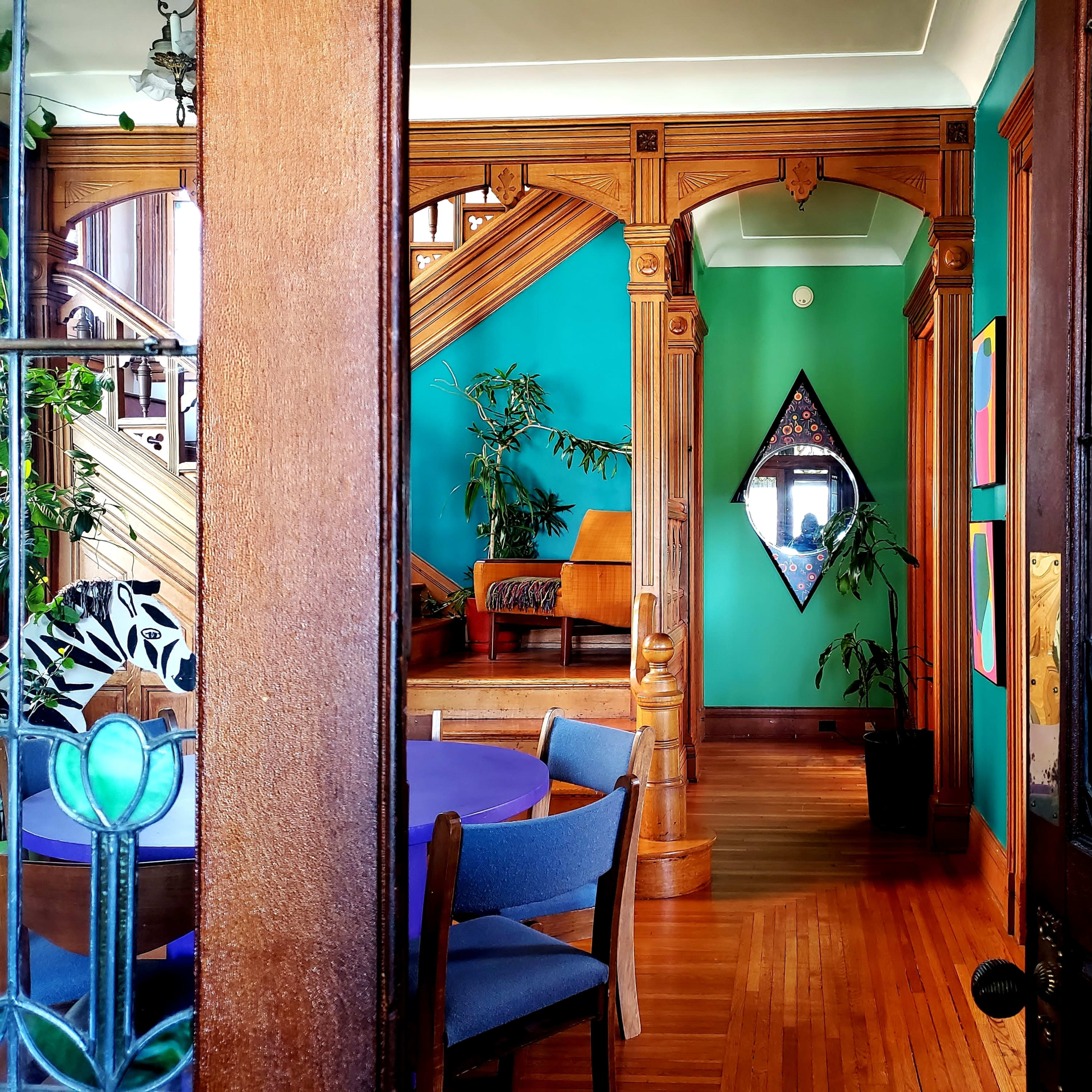 Color-filled Walnut Hills Apartment Image in Walnut Hills, Cincinnati, OH