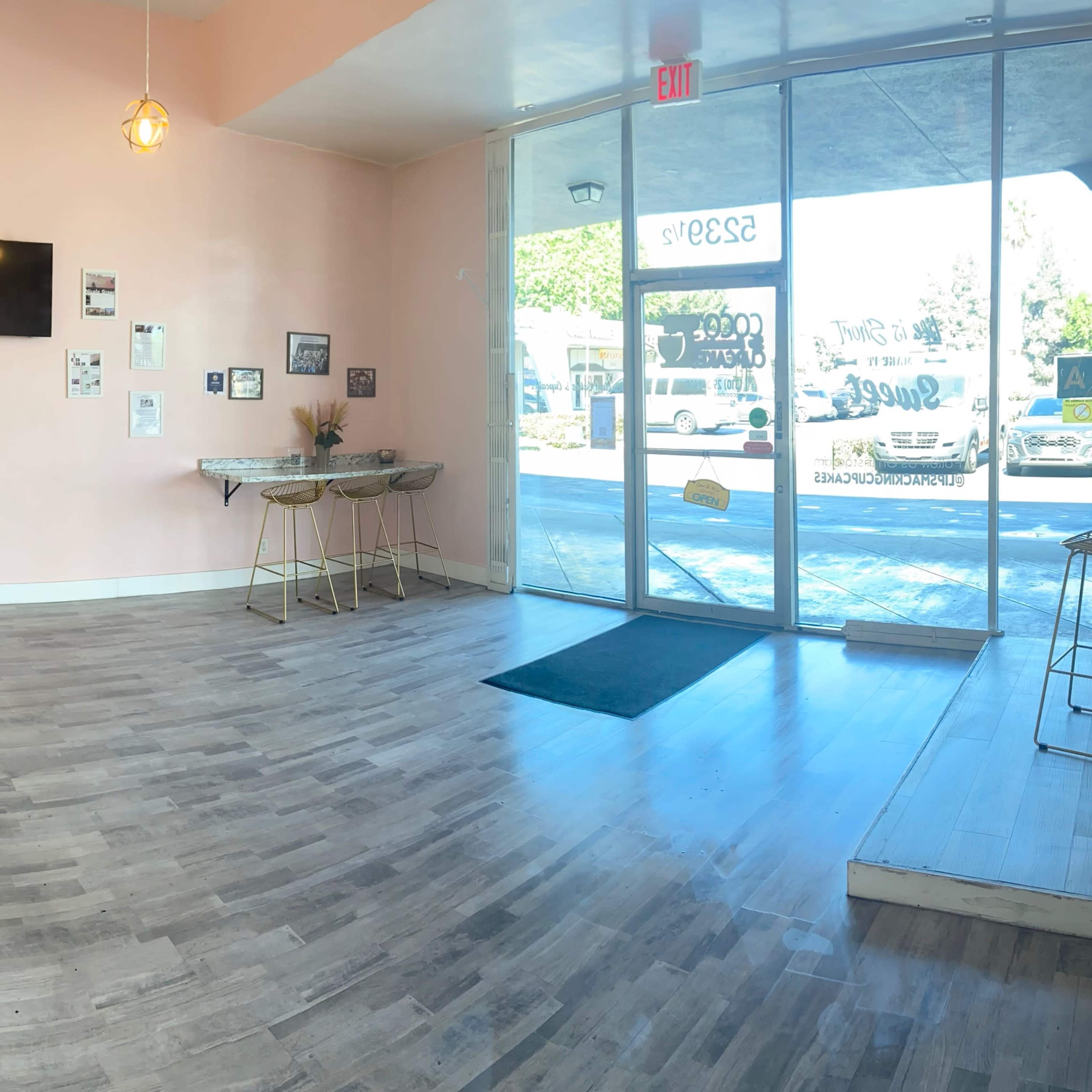 Cozy and Cute Bakery with stage and parking lot Image in Lakewood Mutual, Lakewood, CA