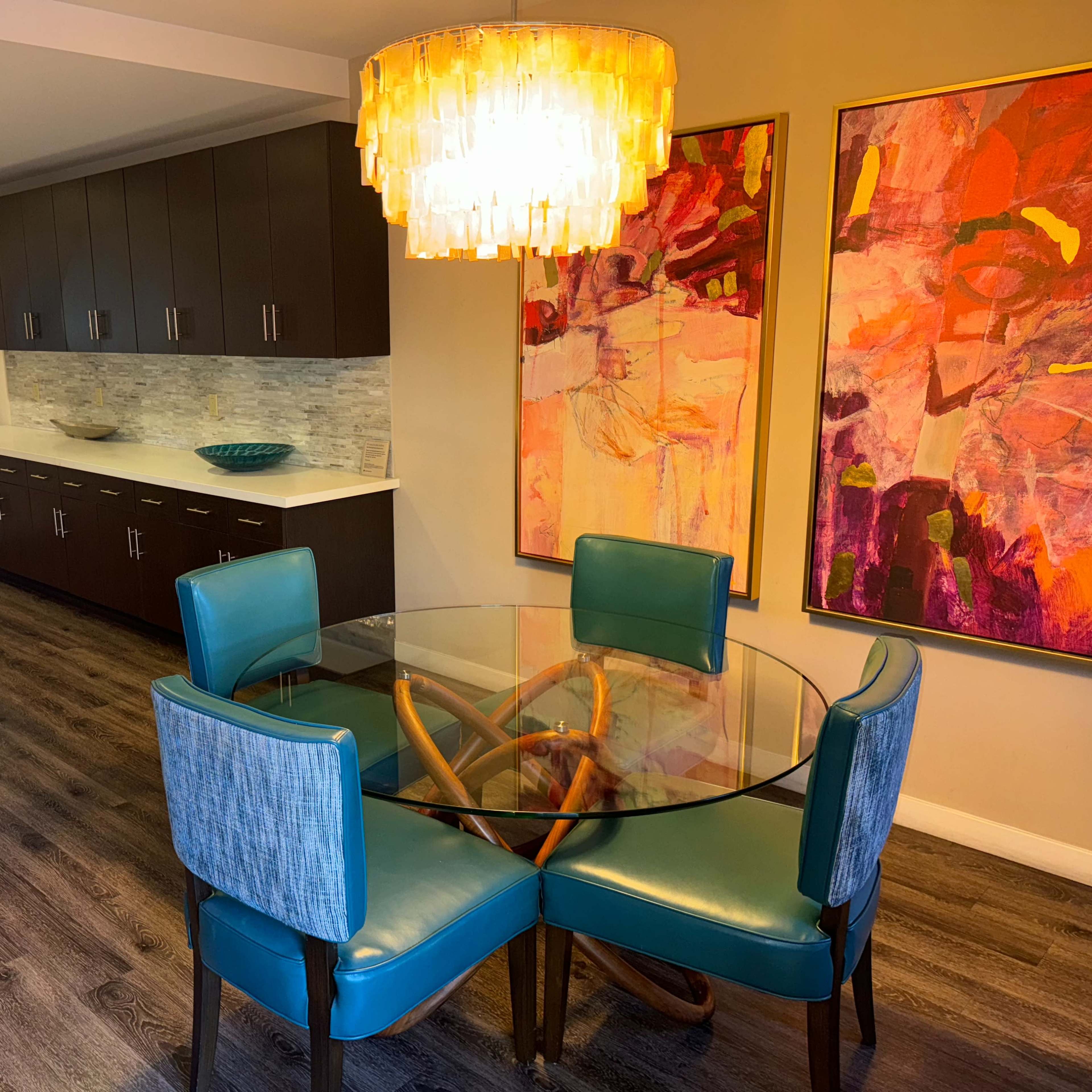 Stylish Lounge in the Heart of Koreatown Image in Koreatown, Los Angeles, CA