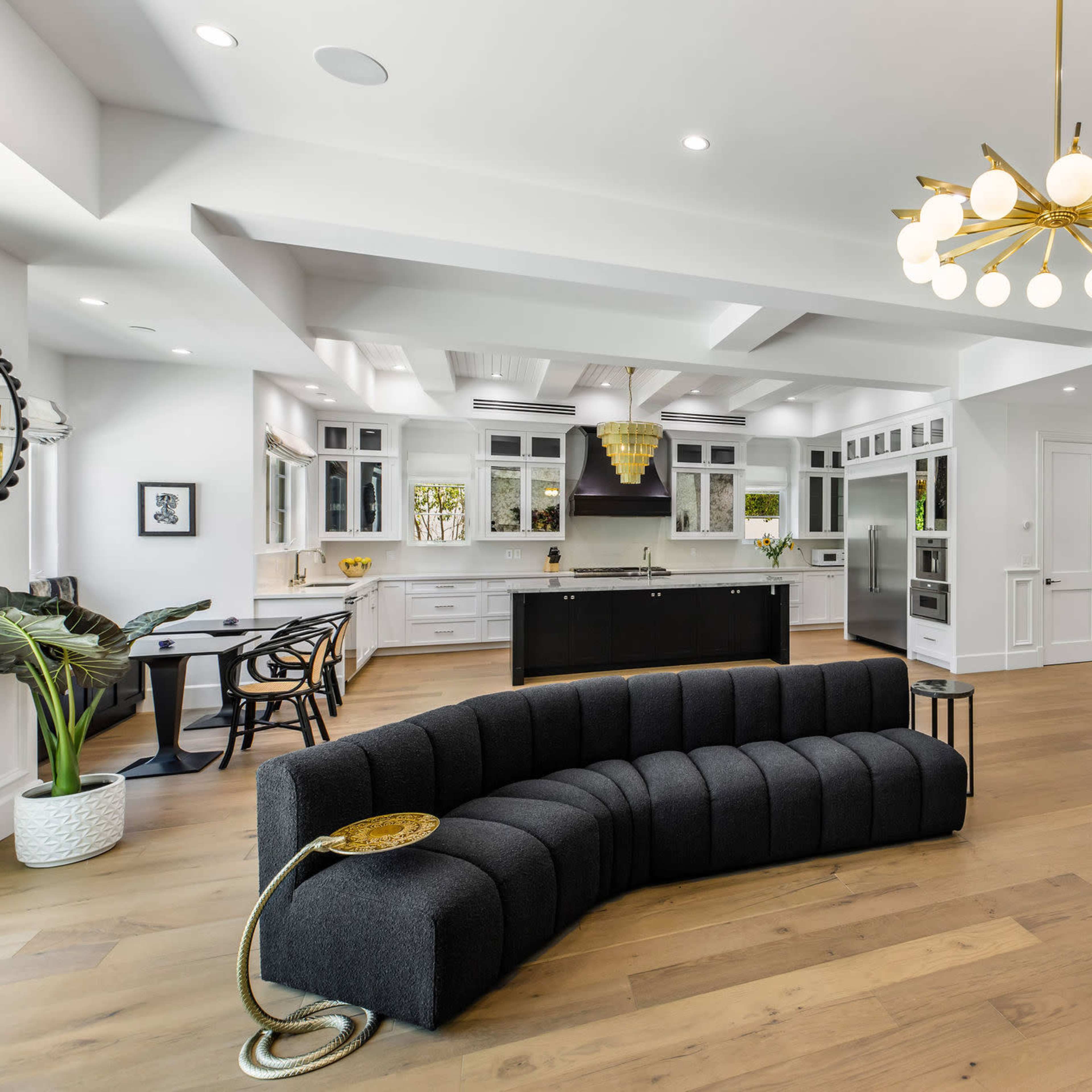 Saint Helen's House Image in Tarzana, Los Angeles, CA