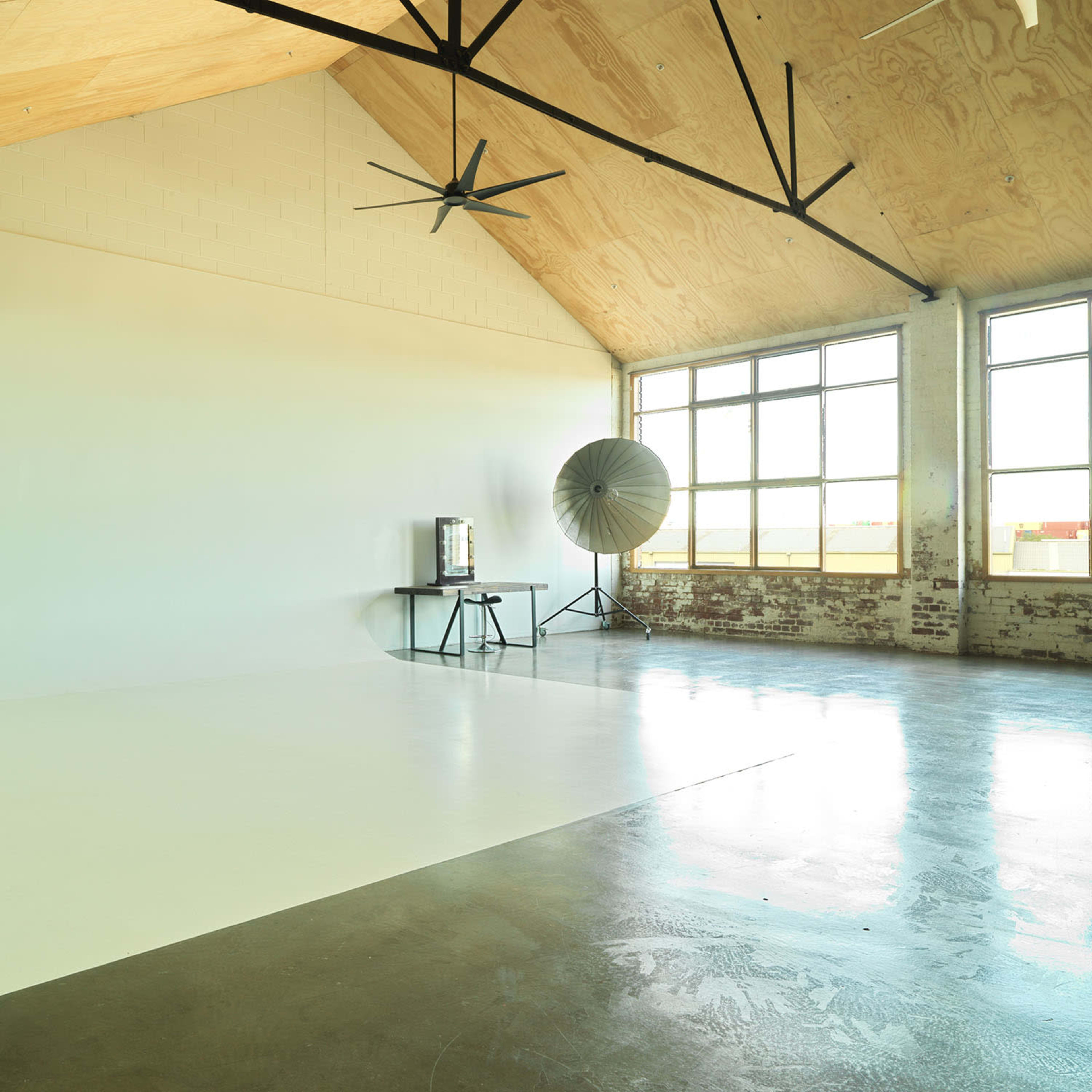Inner city spacious studio Image in Footscray, Melbourne, VIC