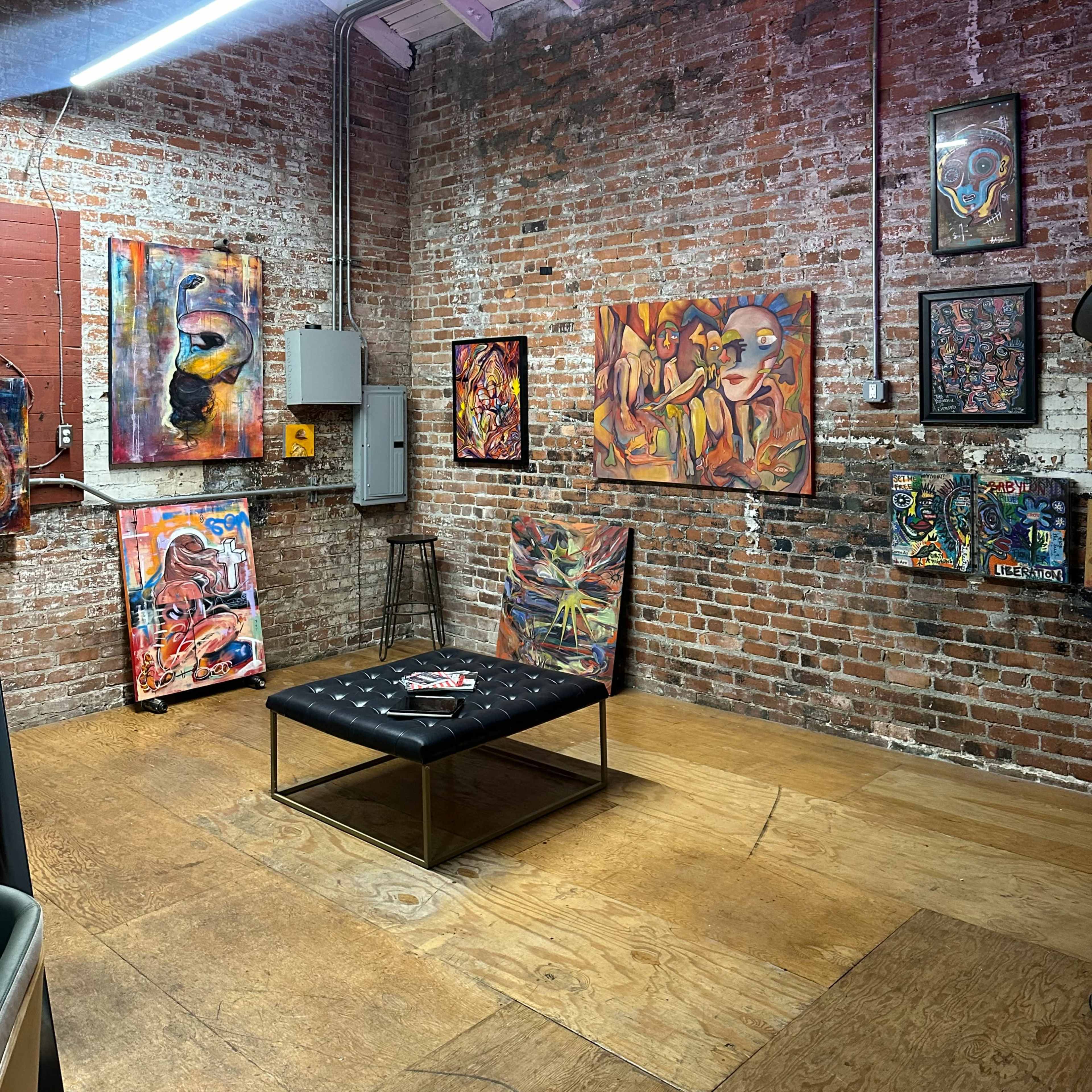 Beautiful warehouse loft with brick walls Image in West Oakland, Oakland, CA