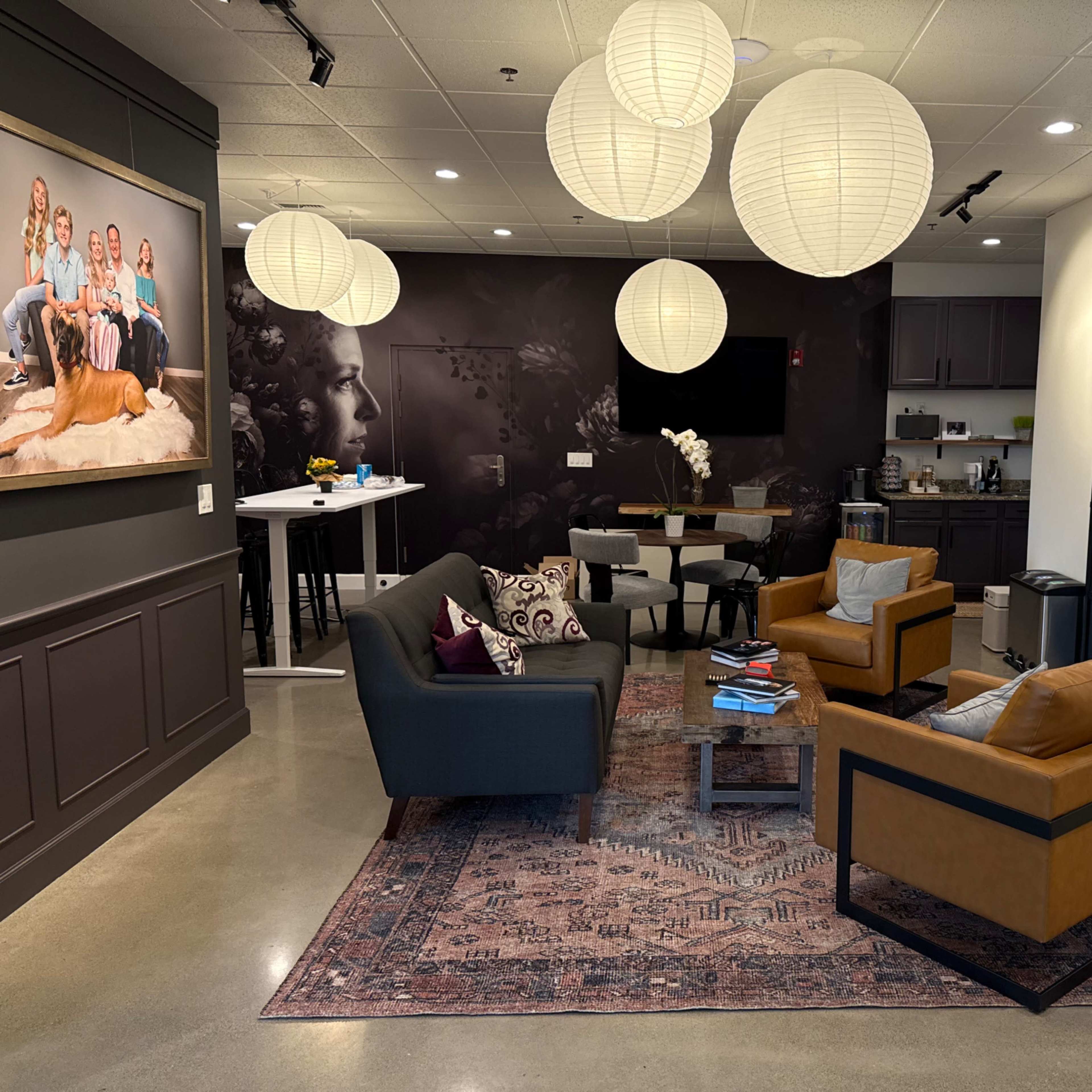 Sophisticated and Comfortable Lounge Studio Image in Bitter Lake, Seattle, WA