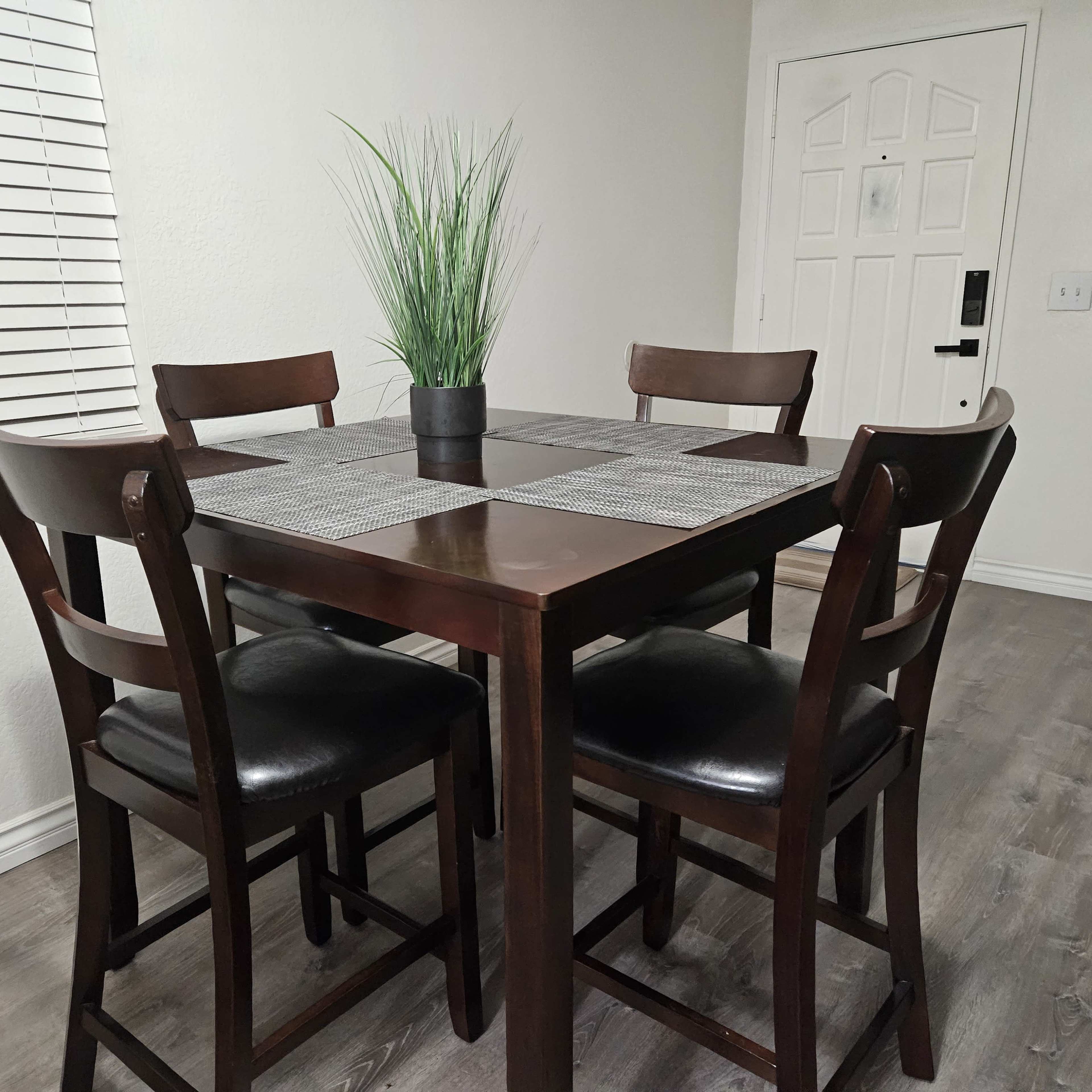 Creative Space for Meetings, Office Use, and Group Gatherings Near Disney and LA Image in Norwalk, Norwalk, CA