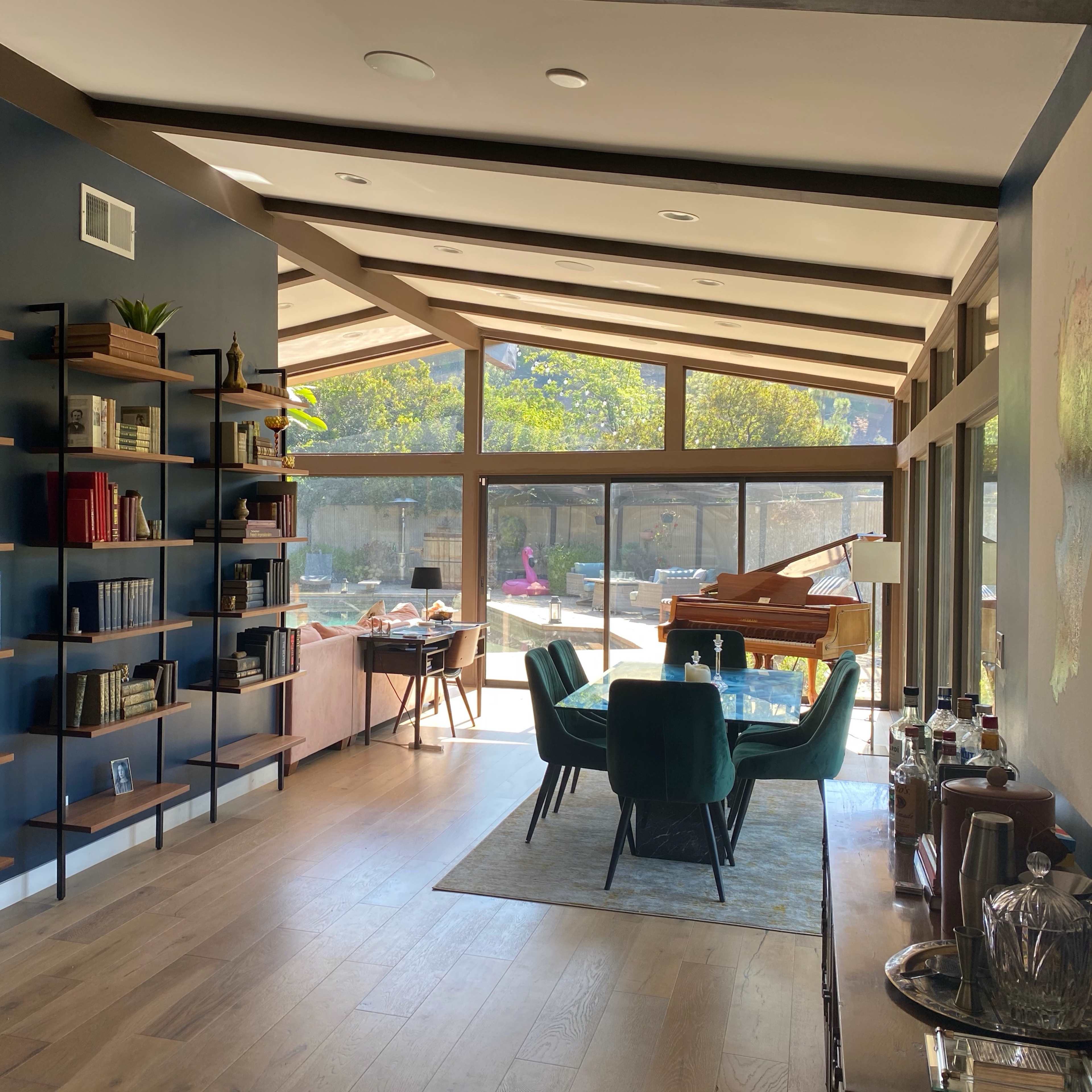 Mid-Century Modern House with Mountain Views Image in Studio City, Los Angeles, CA