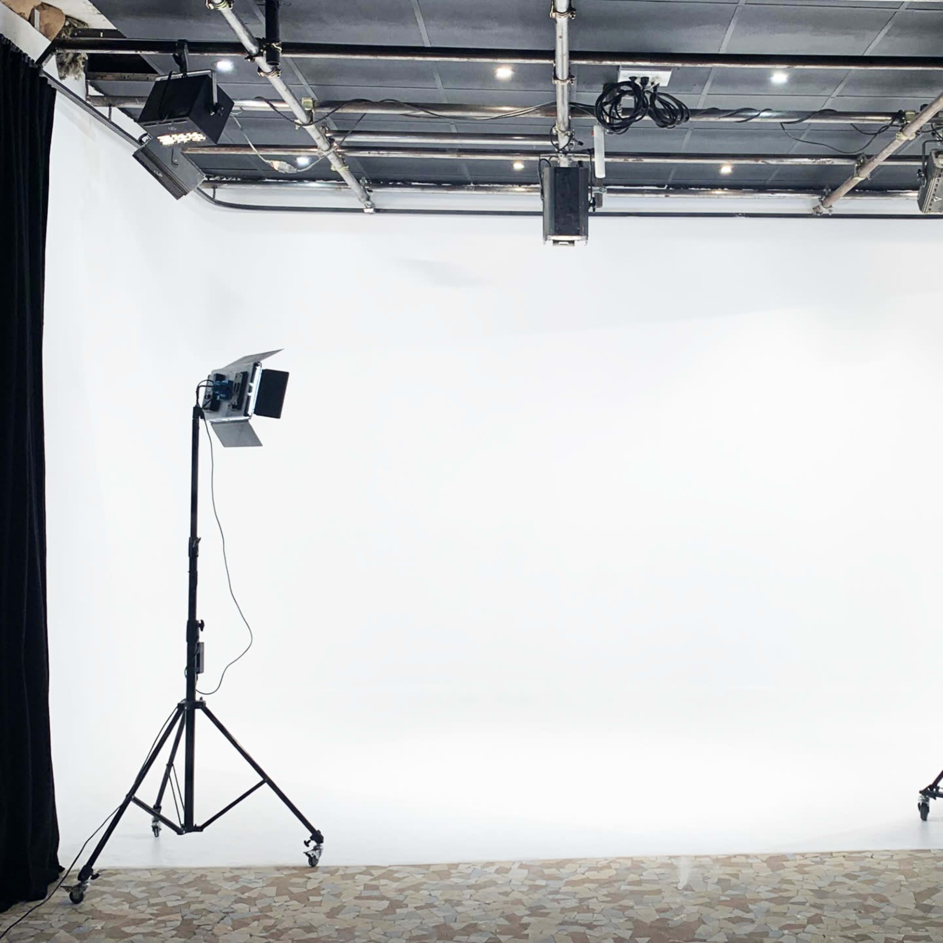 Plateau de tournage / studio photo professionnel - Paris 20 Image dans Ménilmontant, Paris, Île-de-France