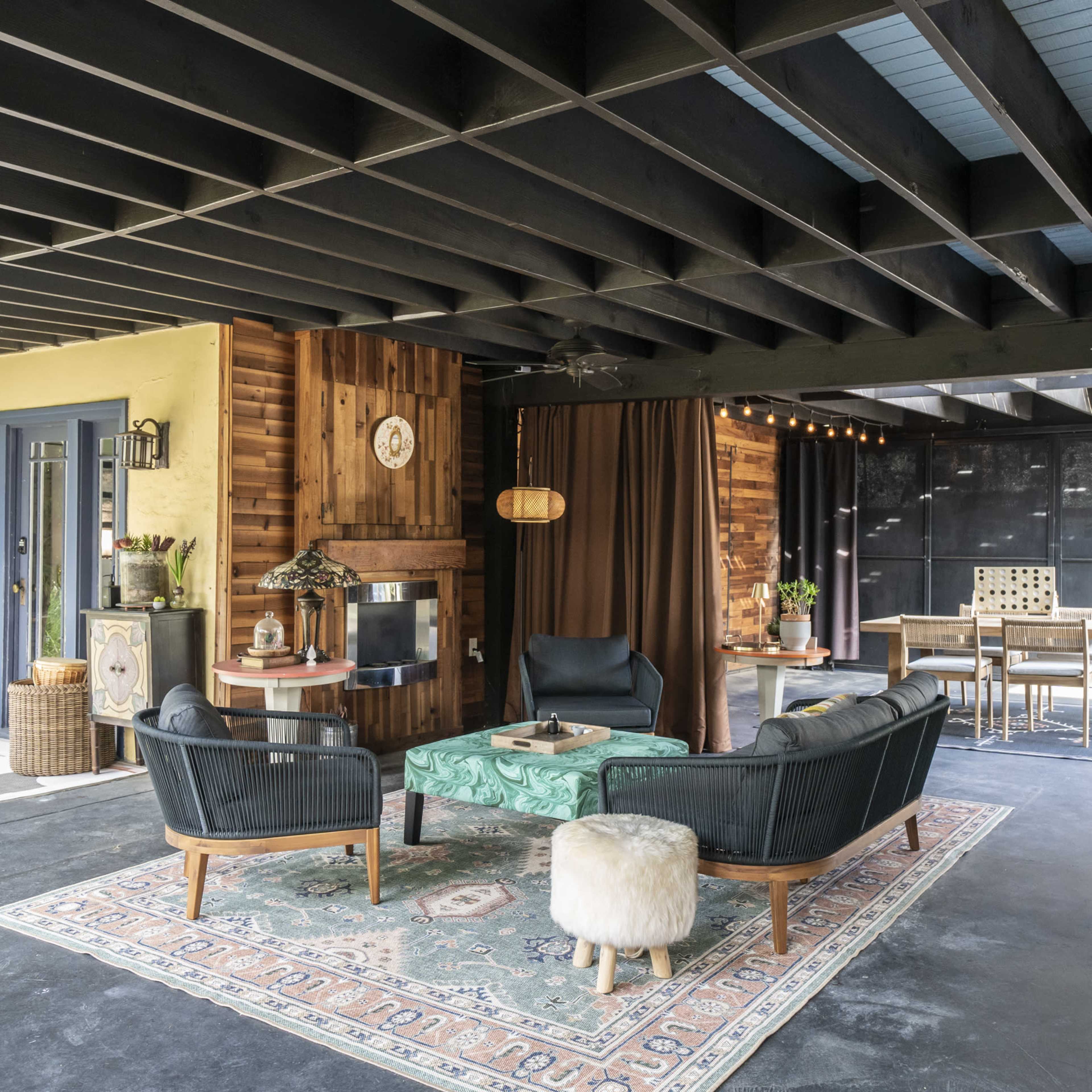 Lush Evergreen Outdoor Lounge and Garden For Meetings and Corporate Retreat in Pasadena Image in North Central, Pasadena, CA
