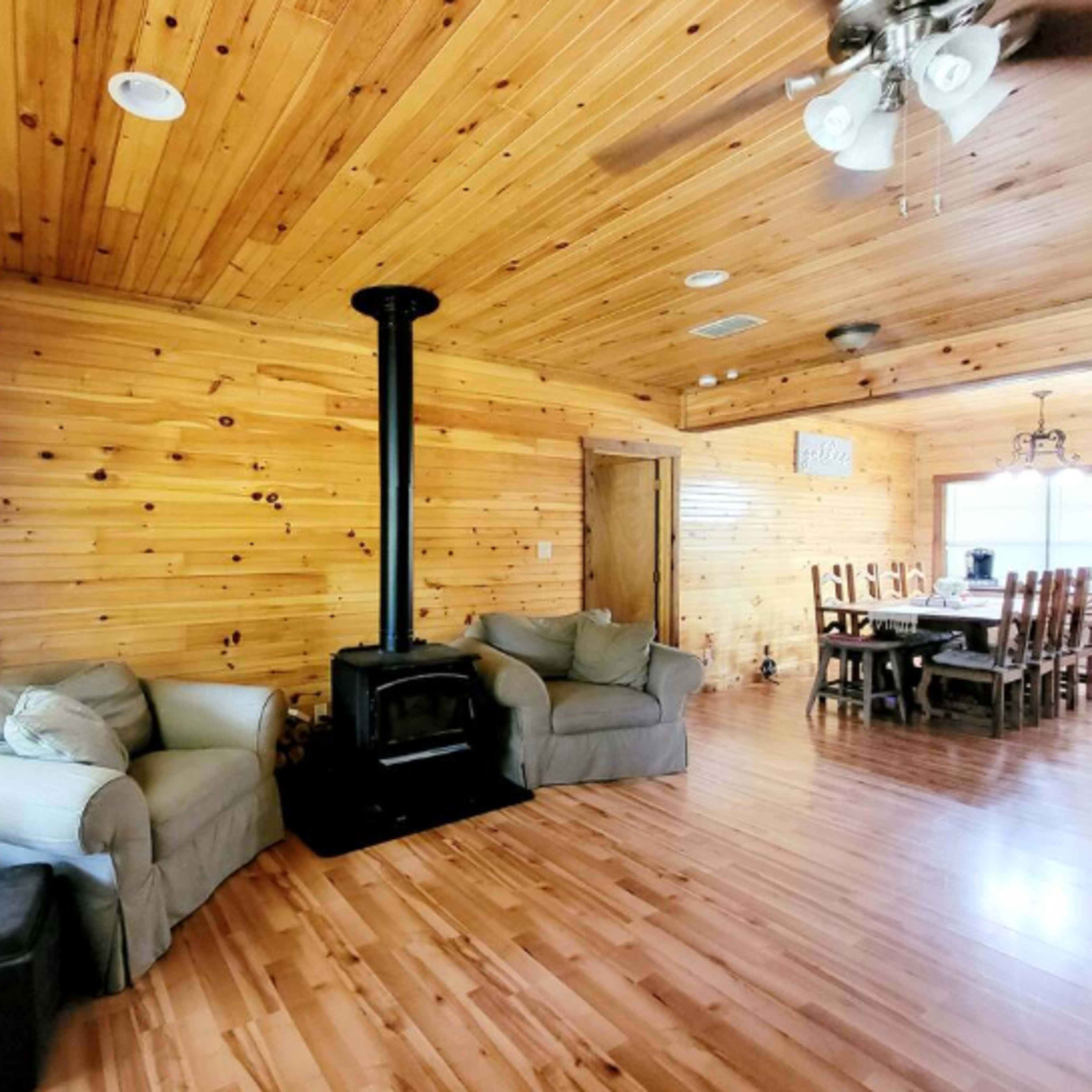 LincolnPark Cabin Image in , Teague, TX