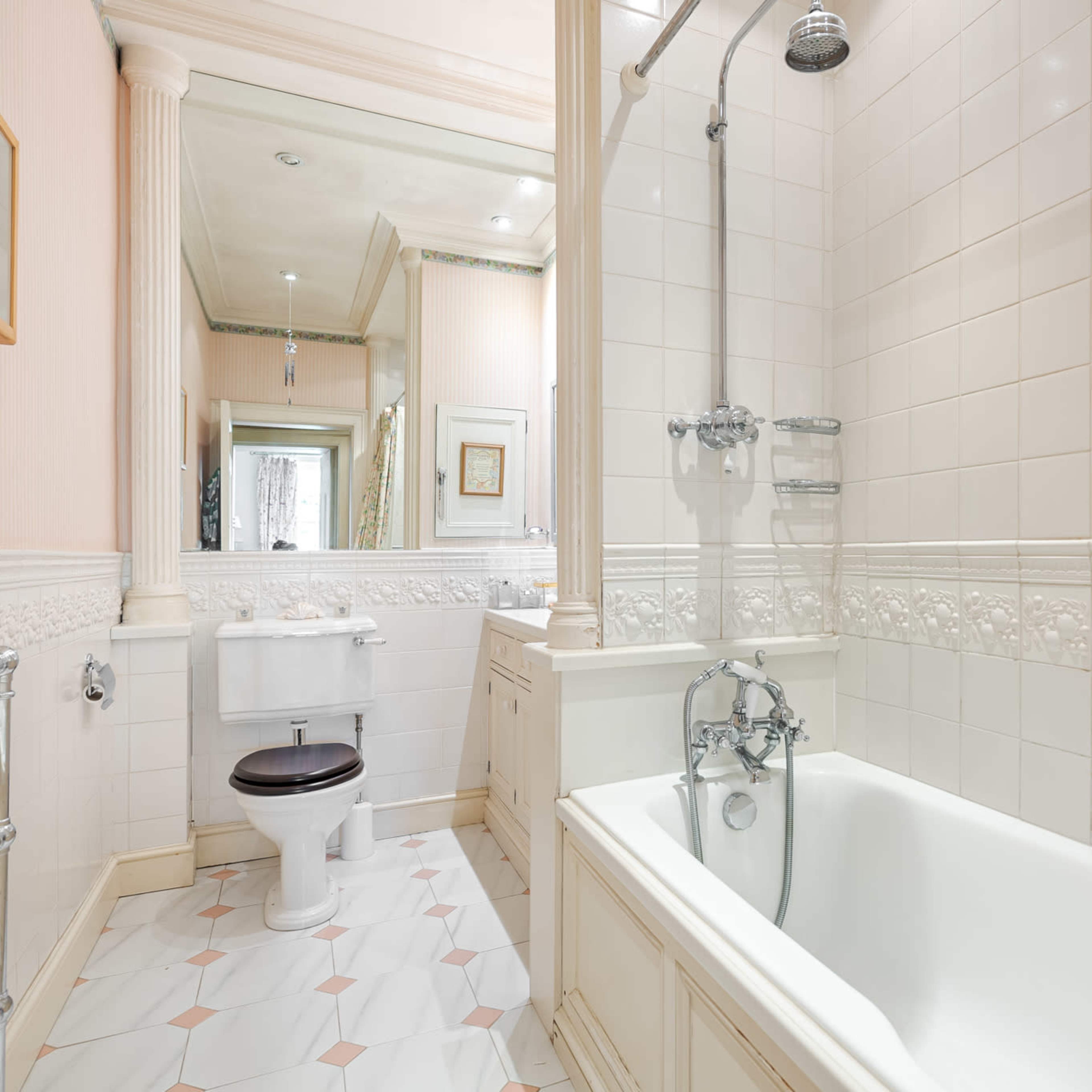 Grade || listed estate with 12 Acres Image in Binfield, Bracknell, England